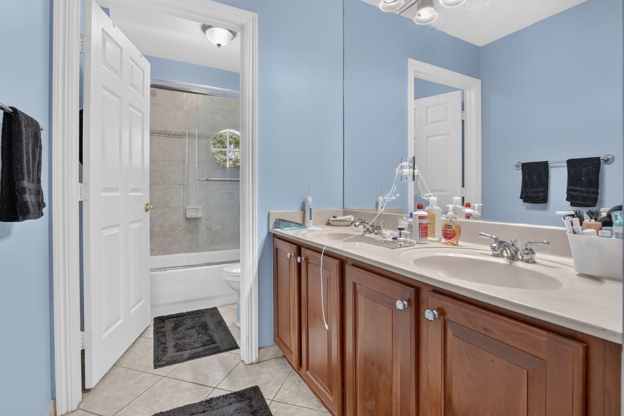 13382 Lakepointe, Cooper City FL 33330