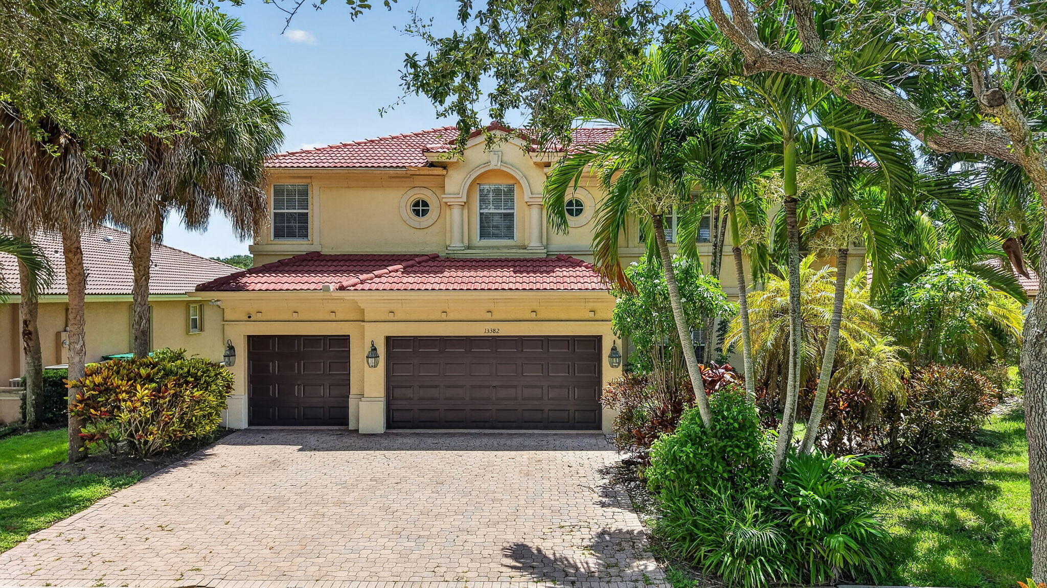 13382 Lakepointe, Cooper City FL 33330