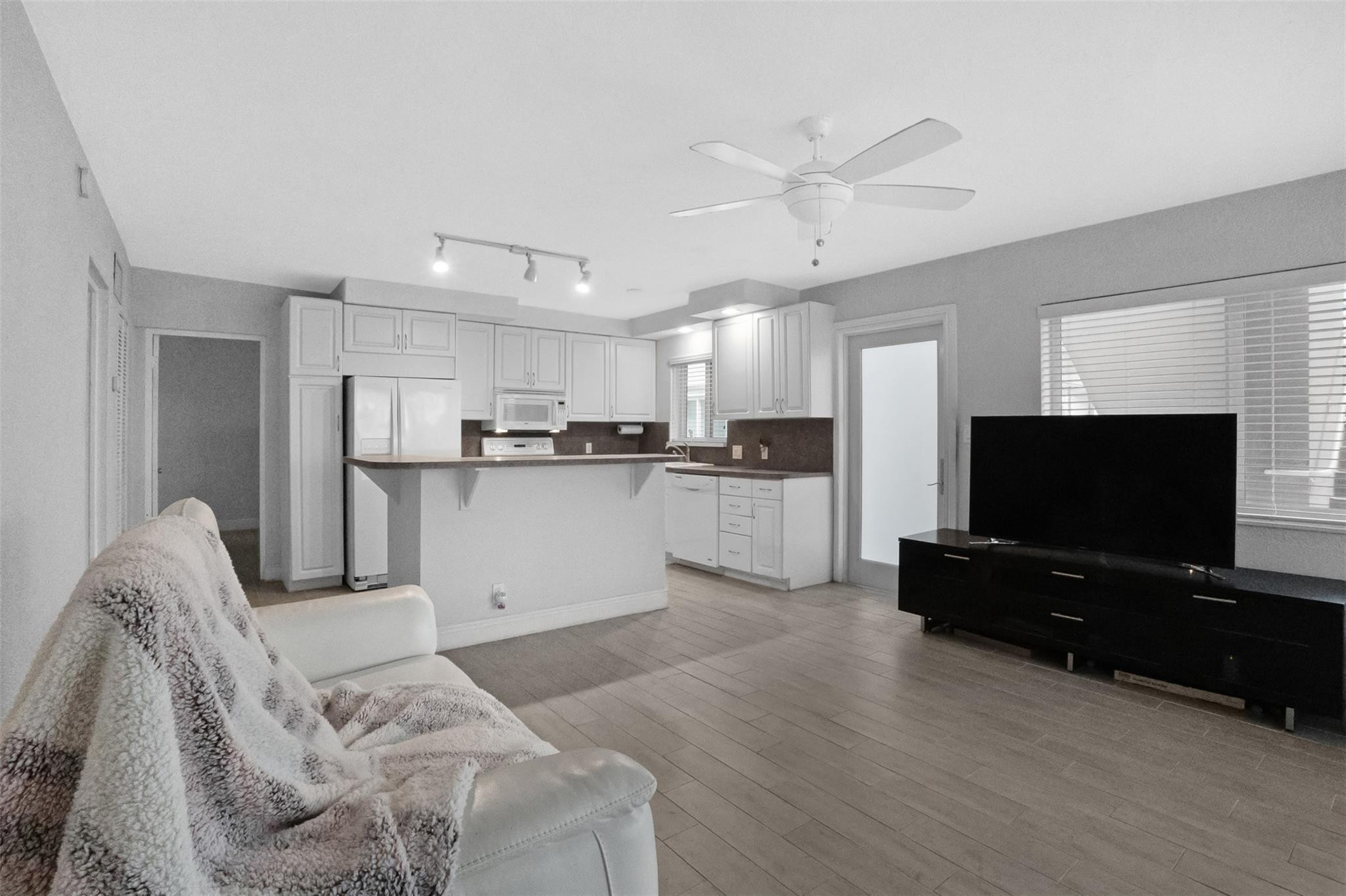1000 SE 4th #127, Fort Lauderdale FL 33301