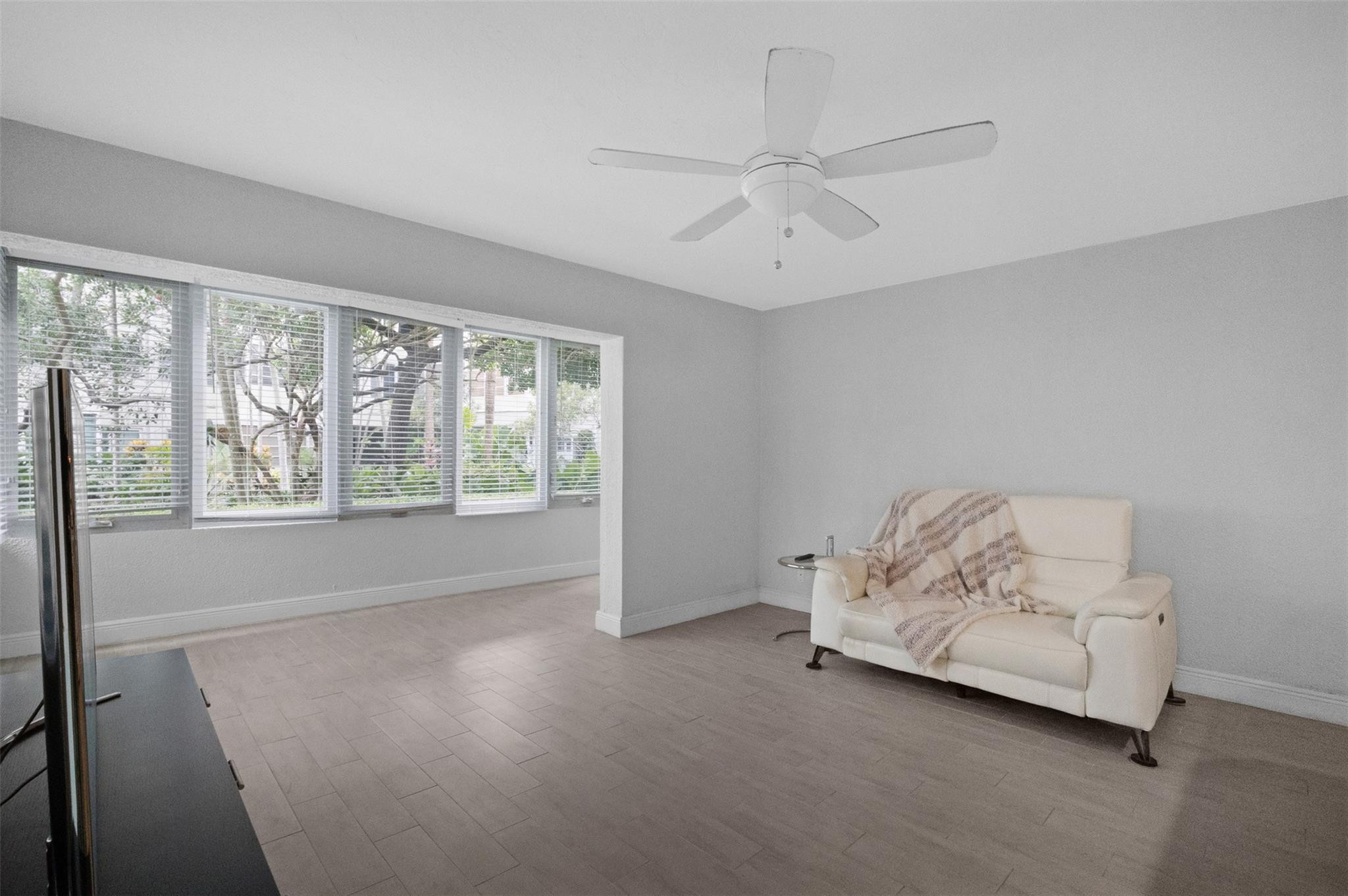 1000 SE 4th #127, Fort Lauderdale FL 33301