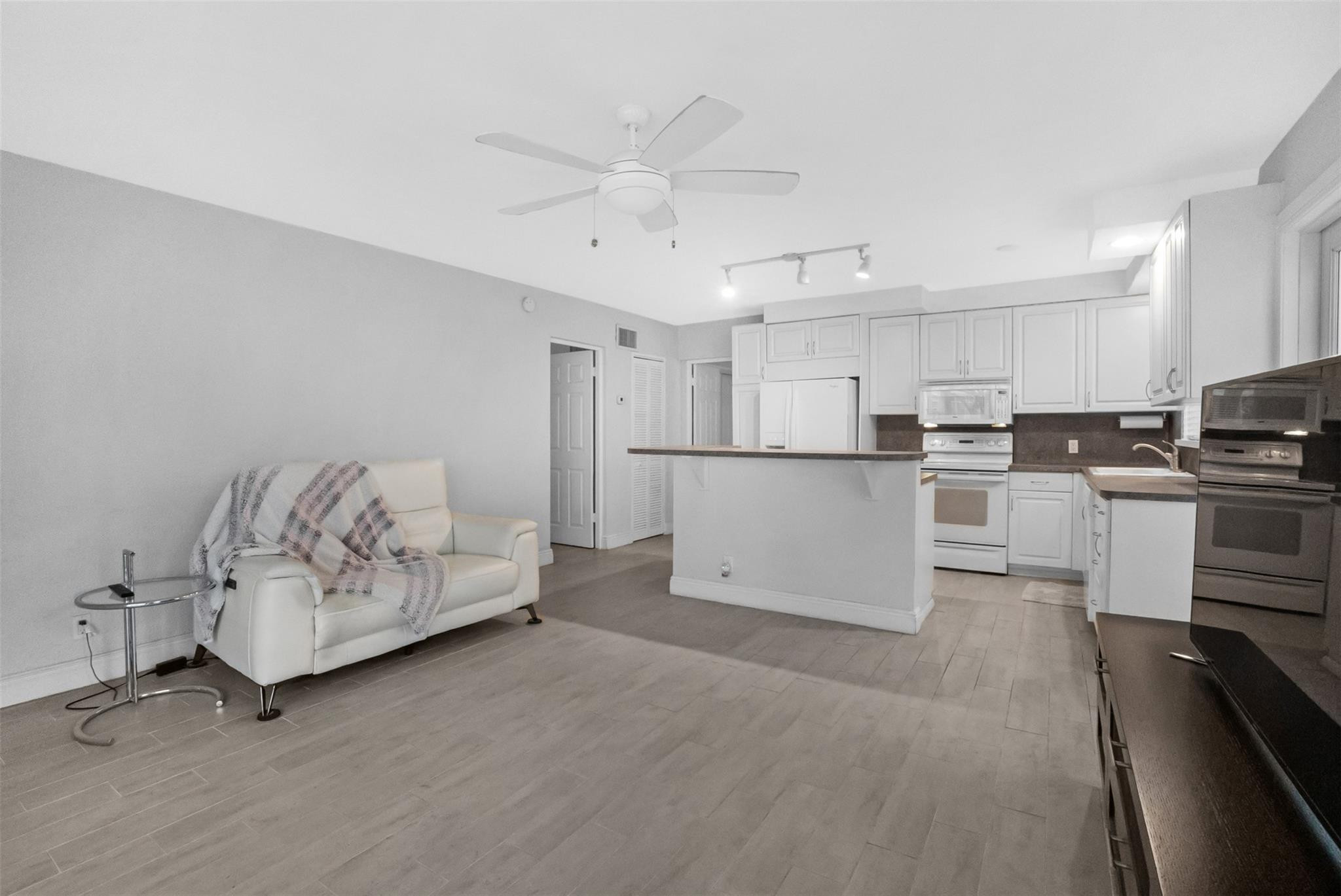 1000 SE 4th #127, Fort Lauderdale FL 33301