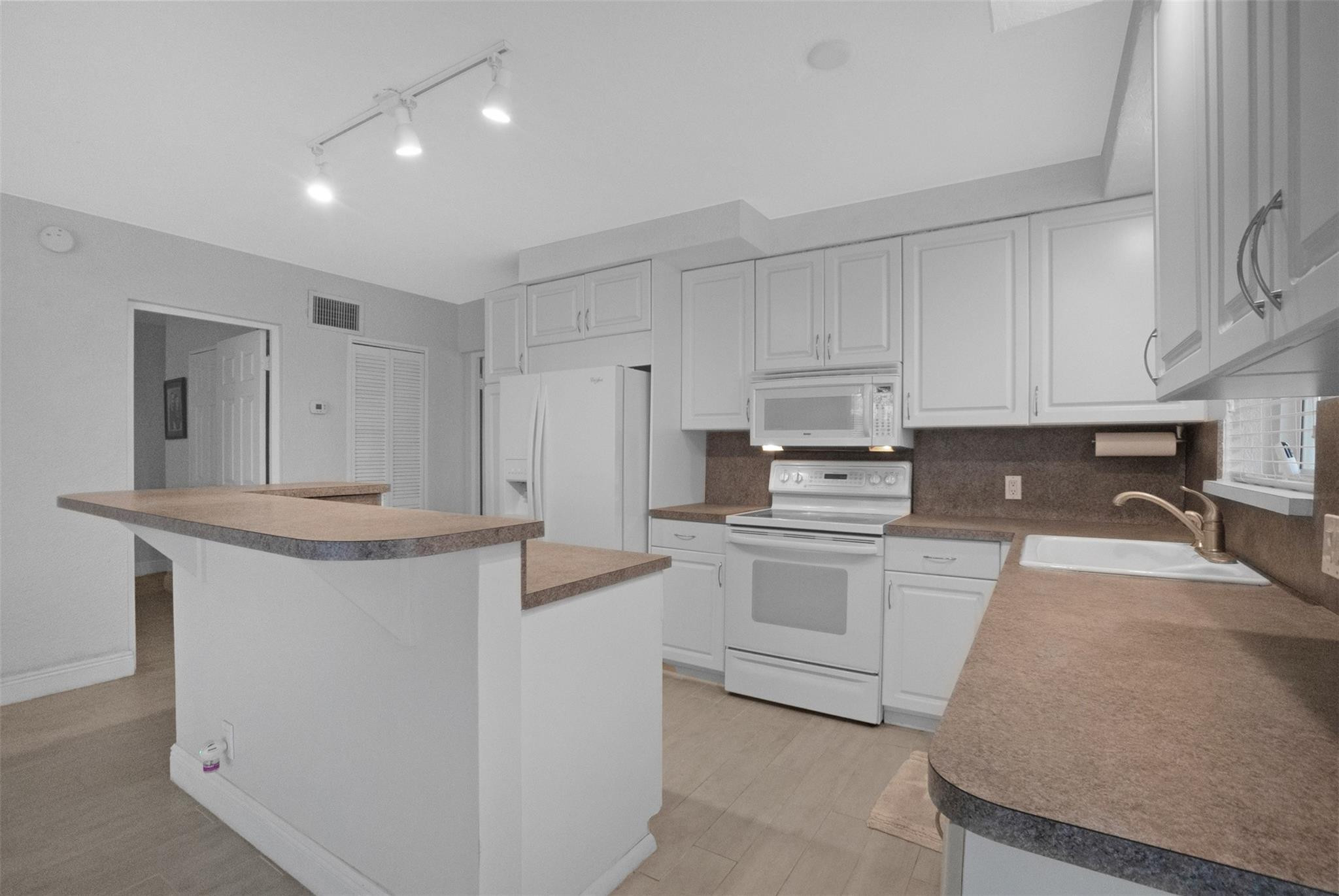 1000 SE 4th #127, Fort Lauderdale FL 33301