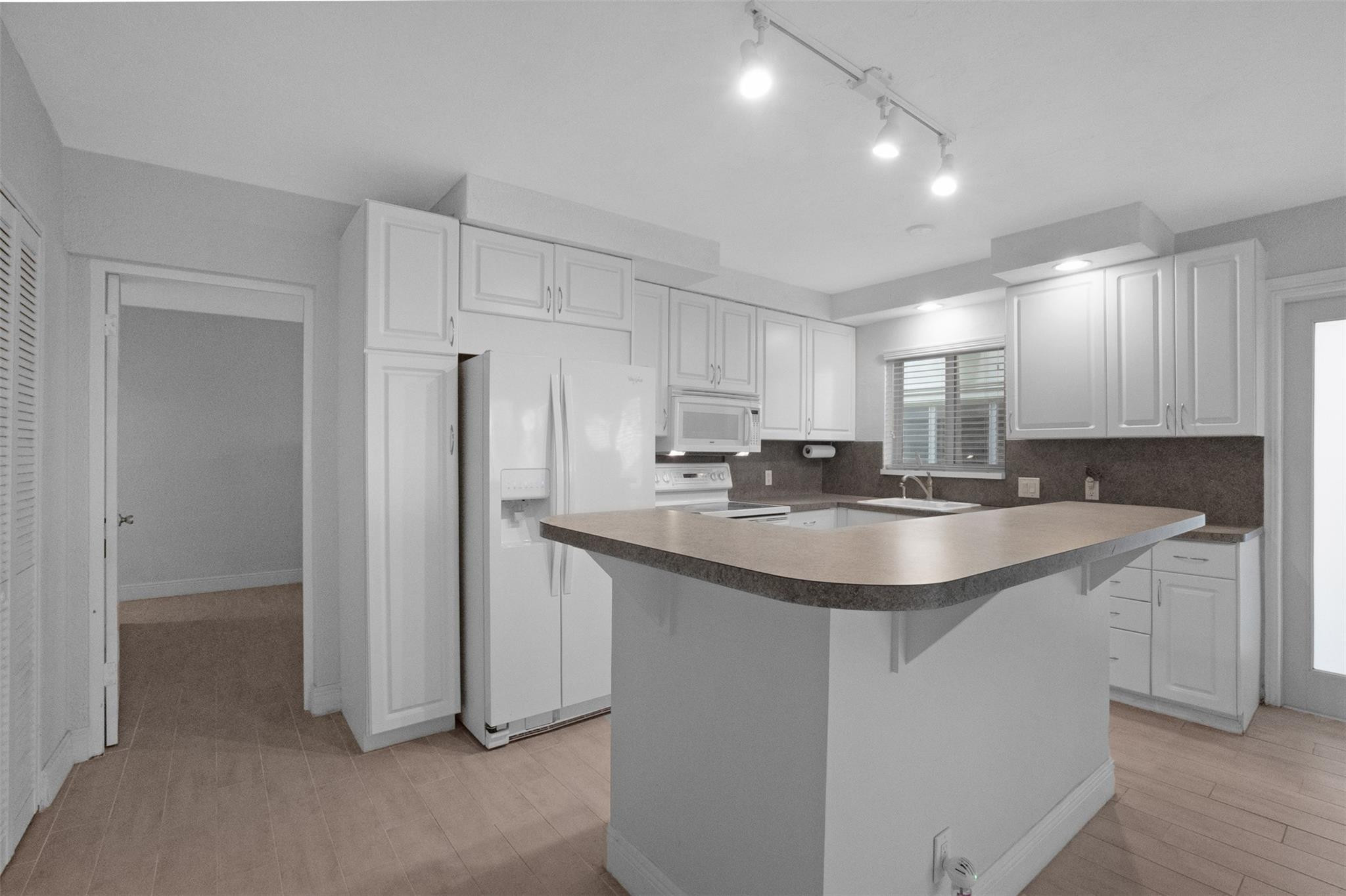 1000 SE 4th #127, Fort Lauderdale FL 33301