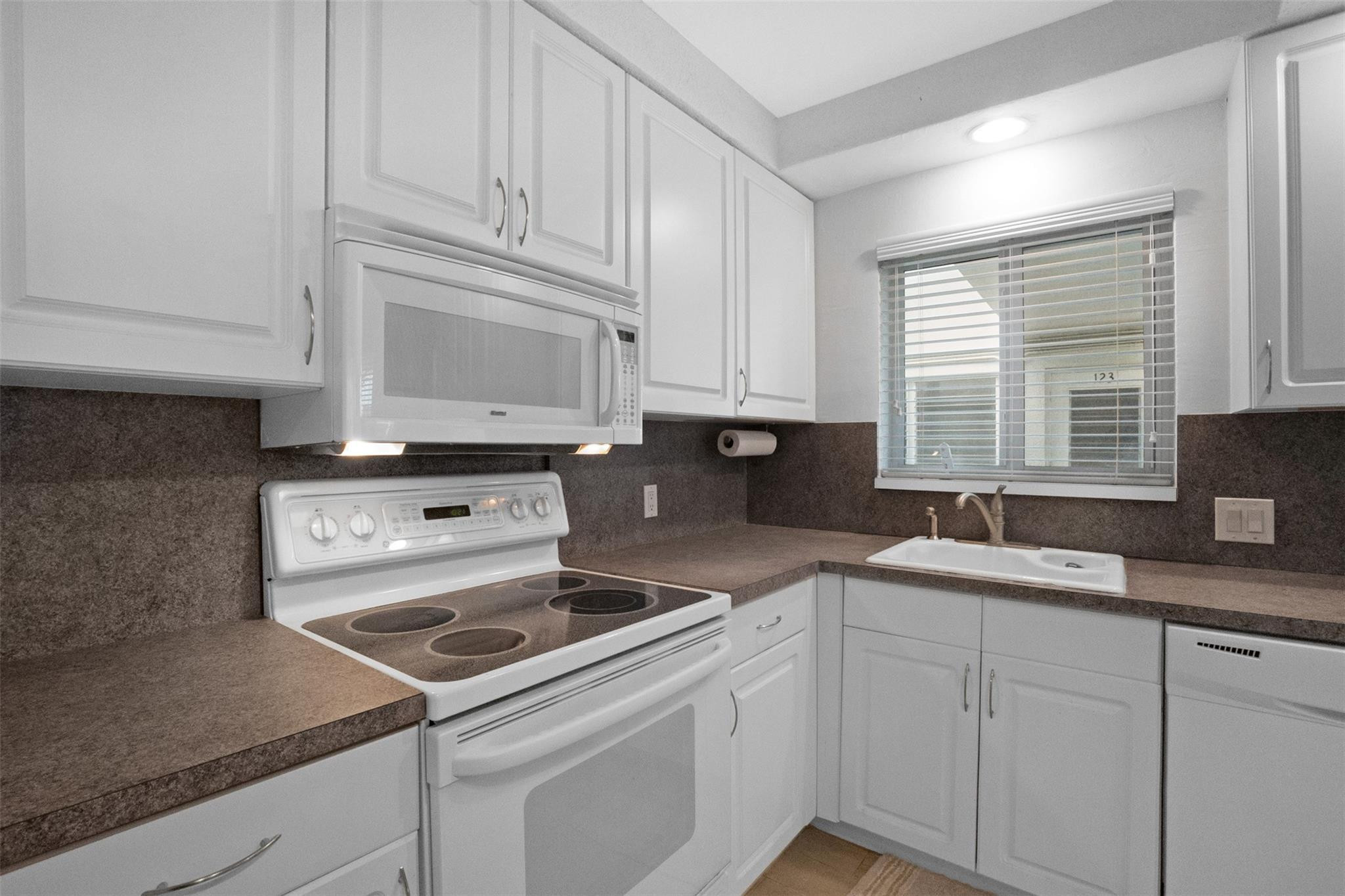 1000 SE 4th #127, Fort Lauderdale FL 33301