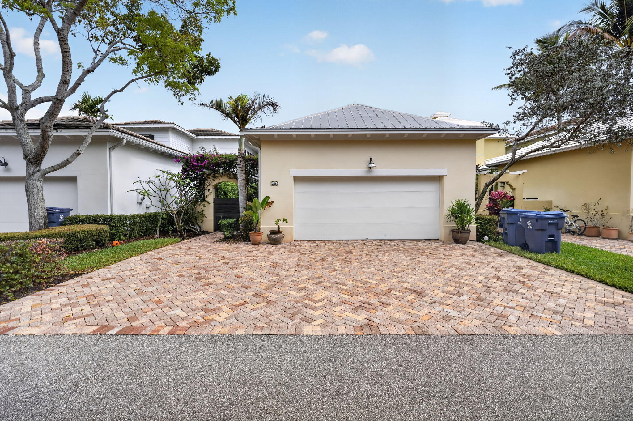216 W Bay Cedar, Jupiter FL 33458