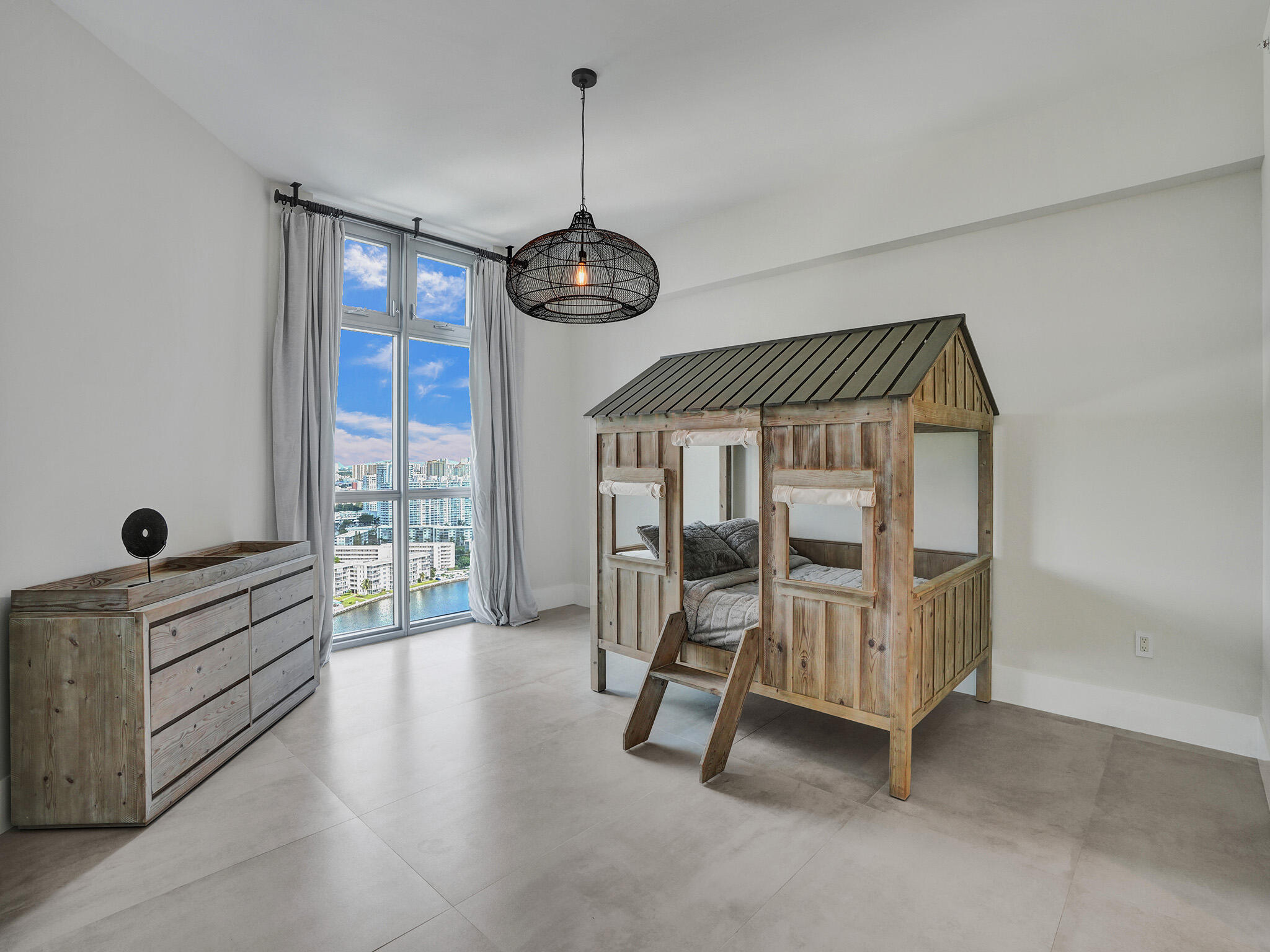 17301 Biscayne, North Miami Beach FL 33160