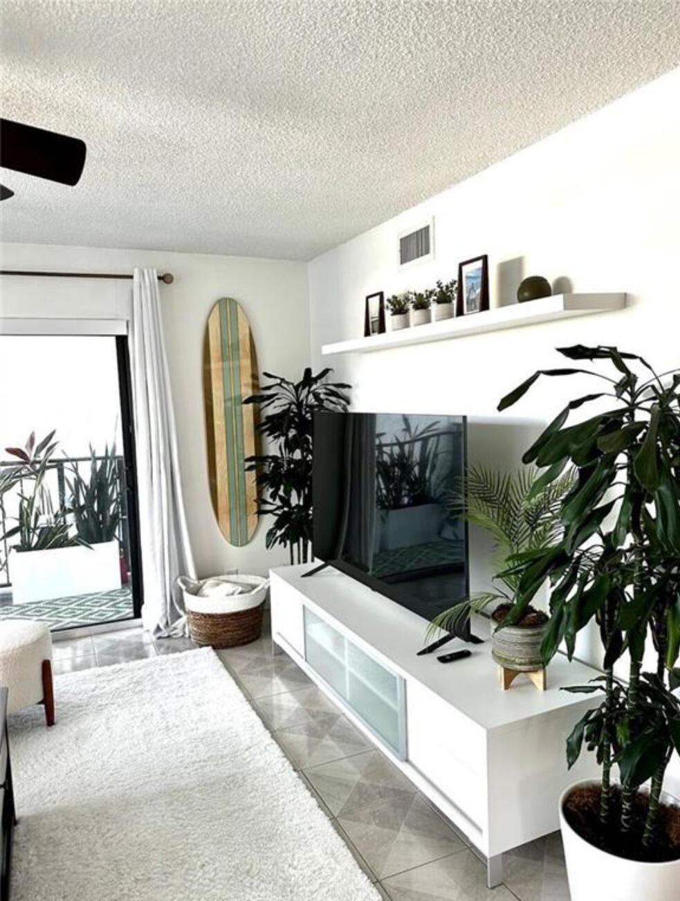 1975 SE 3rd #403, Deerfield Beach FL 33441