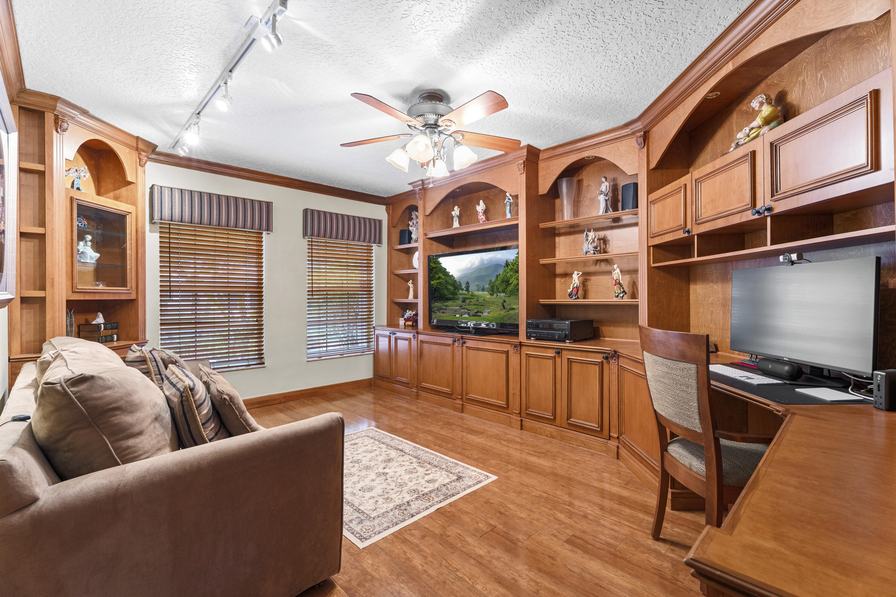 3342 Amsterdam, Cooper City FL 33026