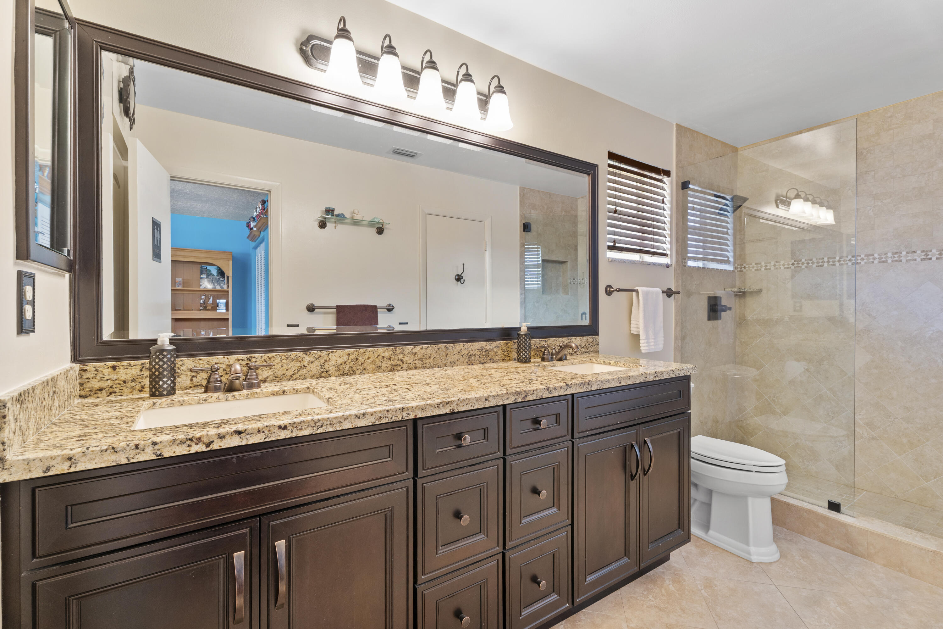 3342 Amsterdam, Cooper City FL 33026
