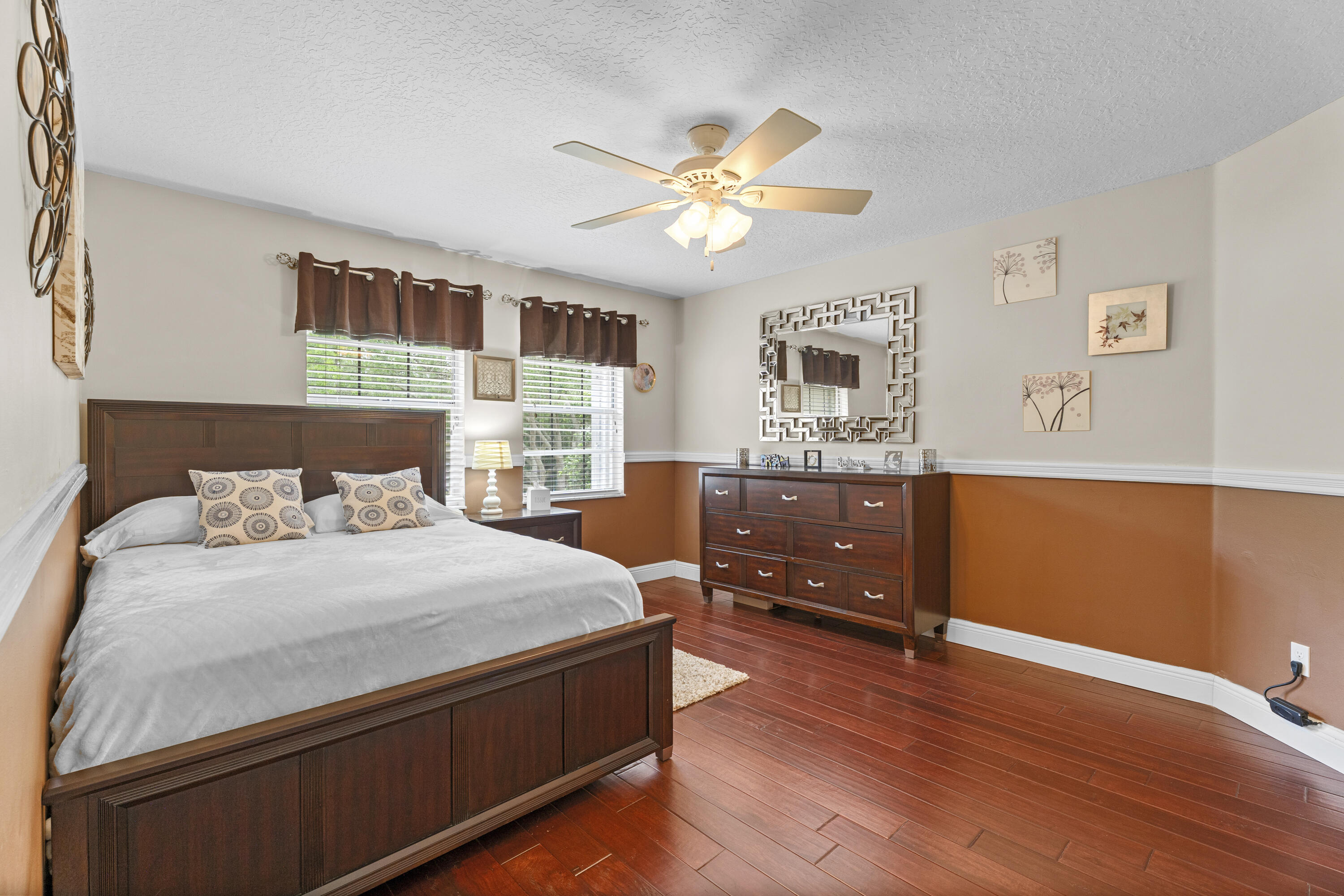 3342 Amsterdam, Cooper City FL 33026