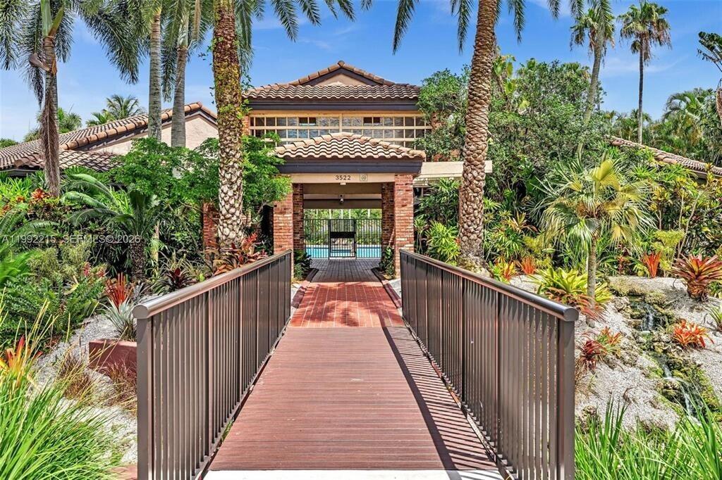 3342 Amsterdam, Cooper City FL 33026