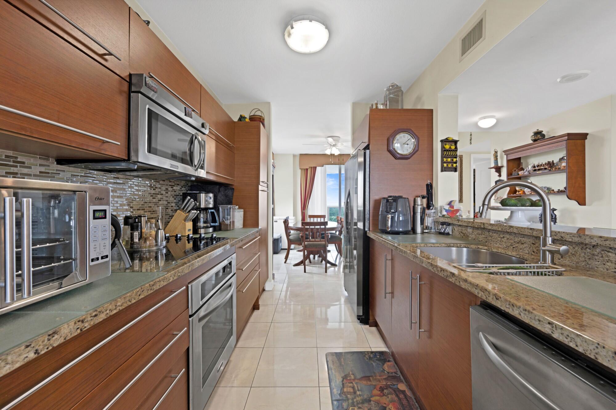2641 N Flamingo #2108 N, Plantation FL 33323