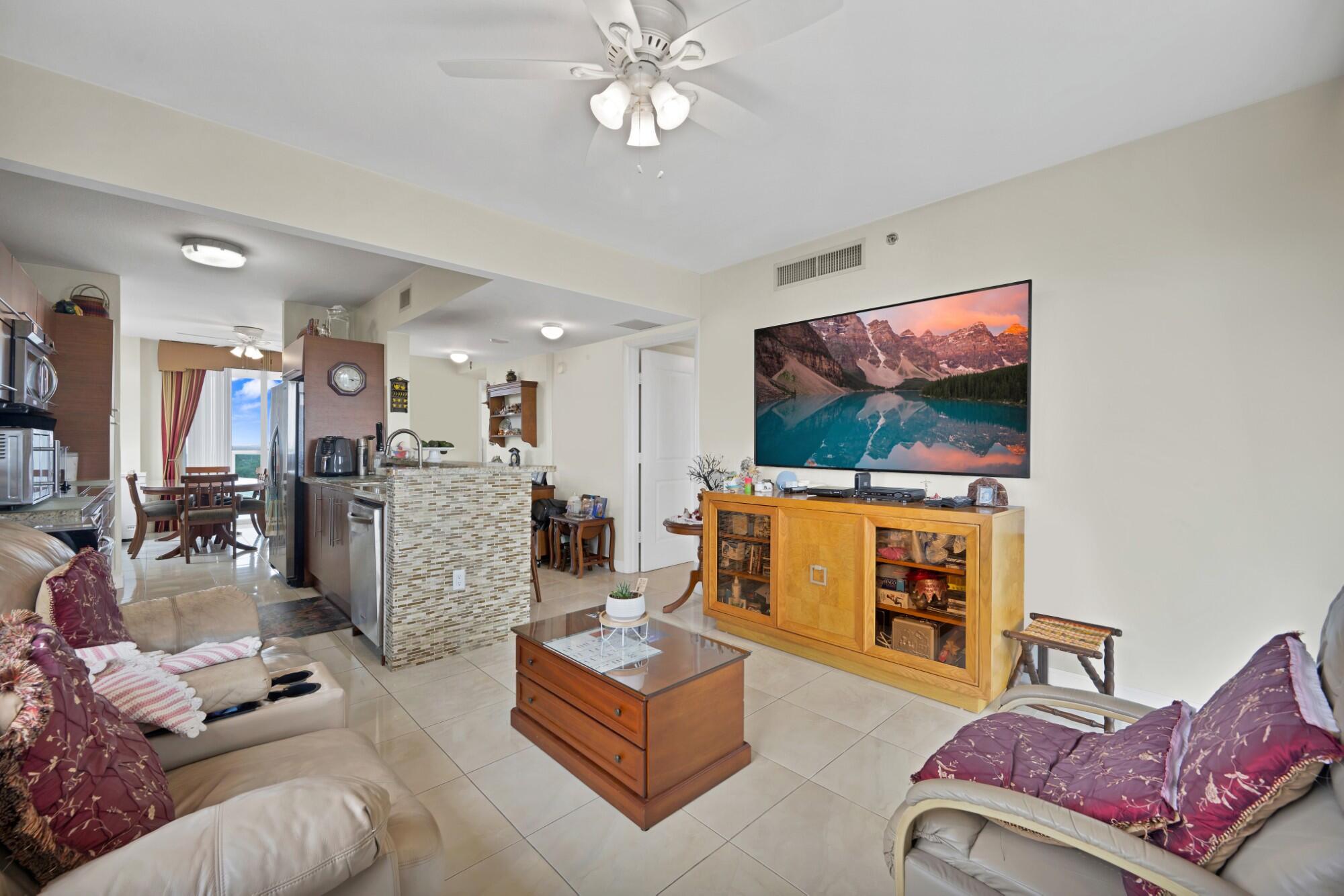 2641 N Flamingo #2108 N, Plantation FL 33323