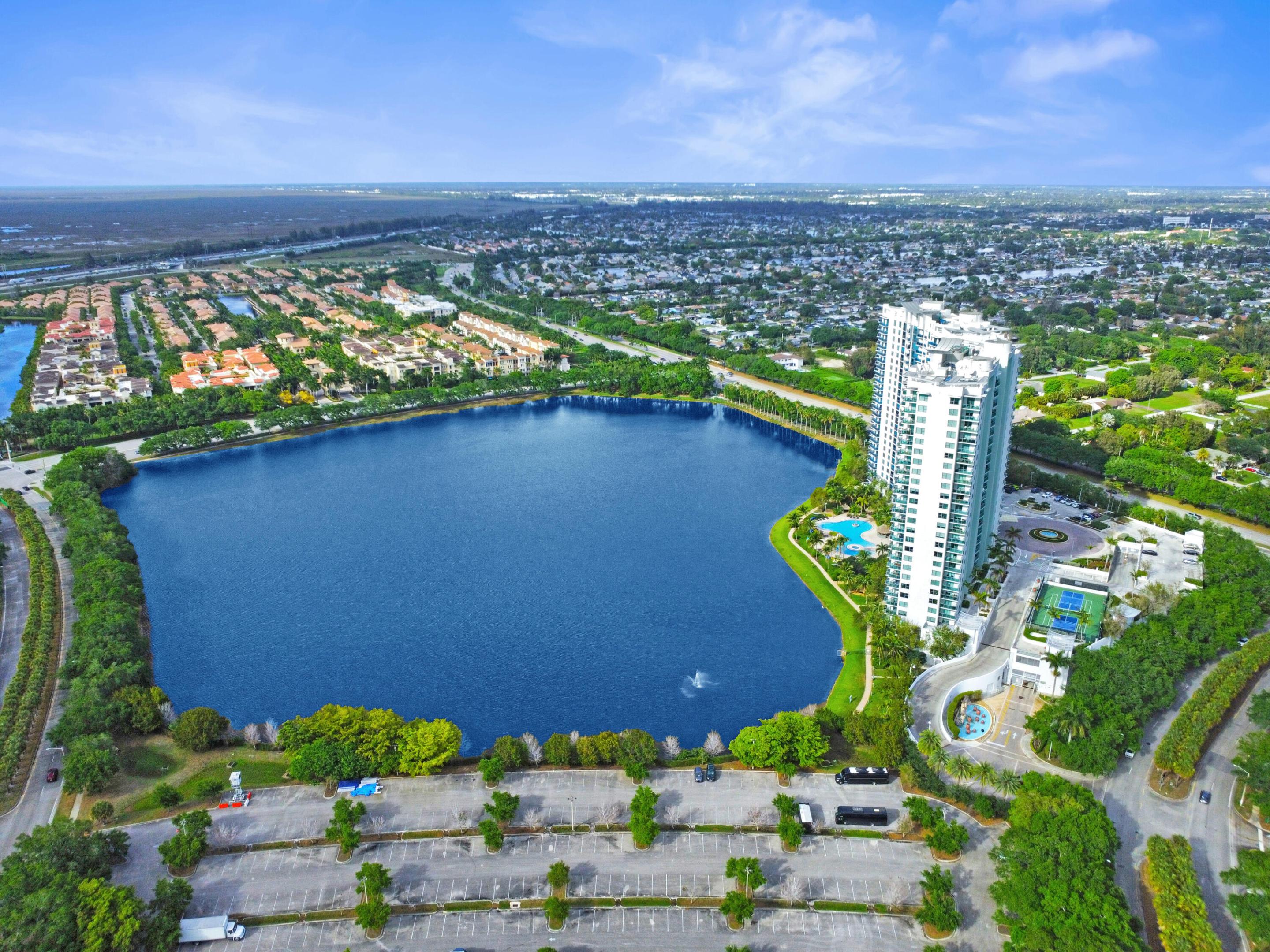 2641 N Flamingo #2108 N, Plantation FL 33323