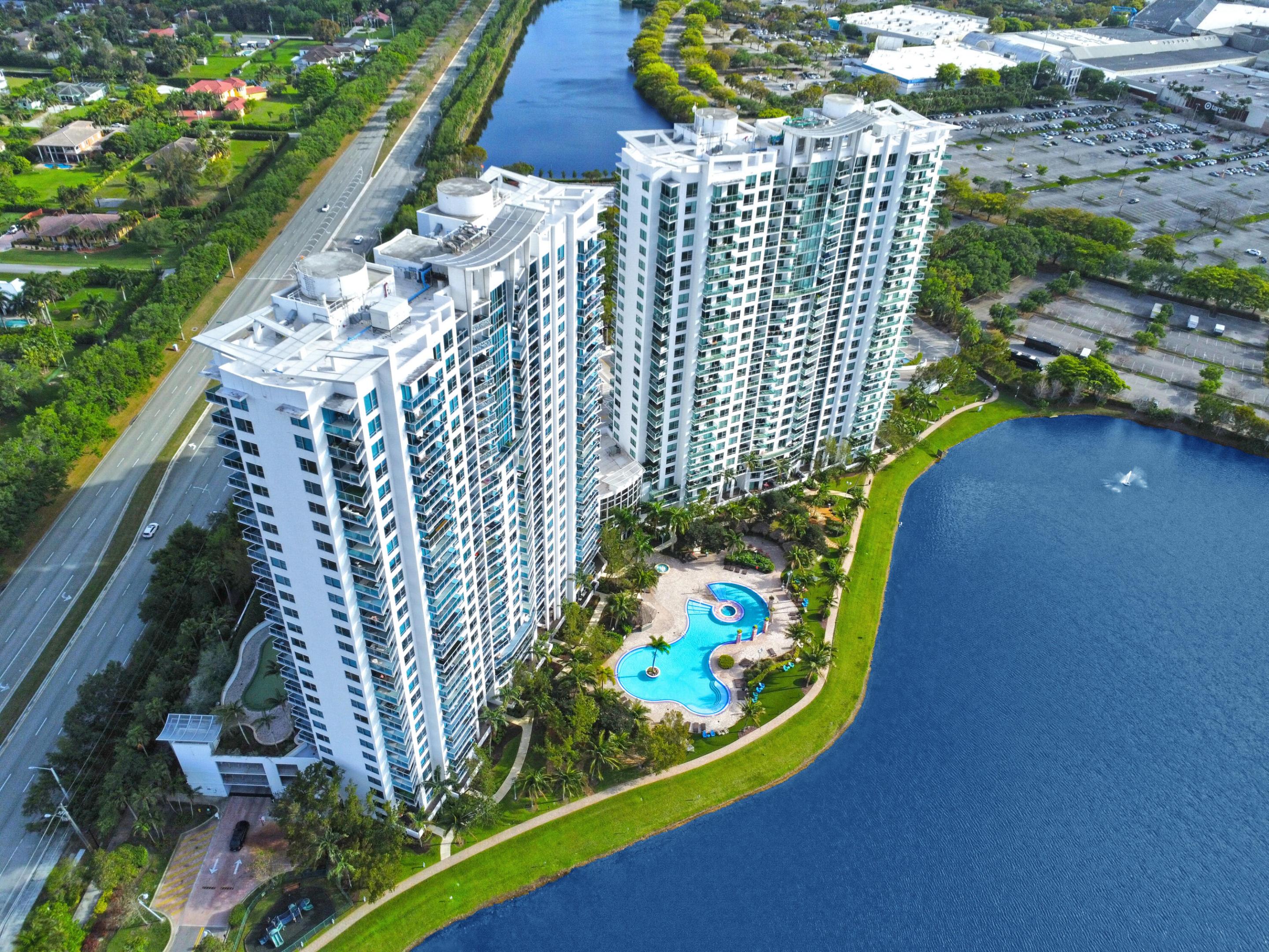 2641 N Flamingo #2108 N, Plantation FL 33323