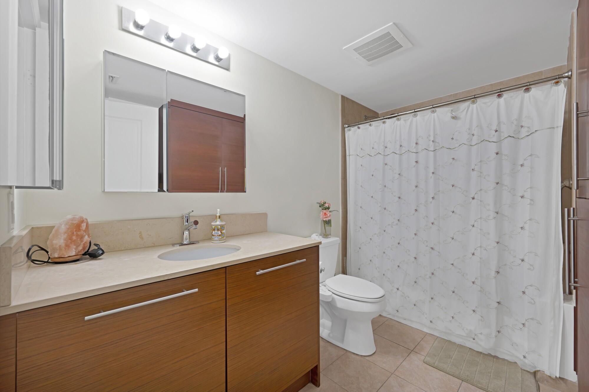 2641 N Flamingo #2108 N, Plantation FL 33323