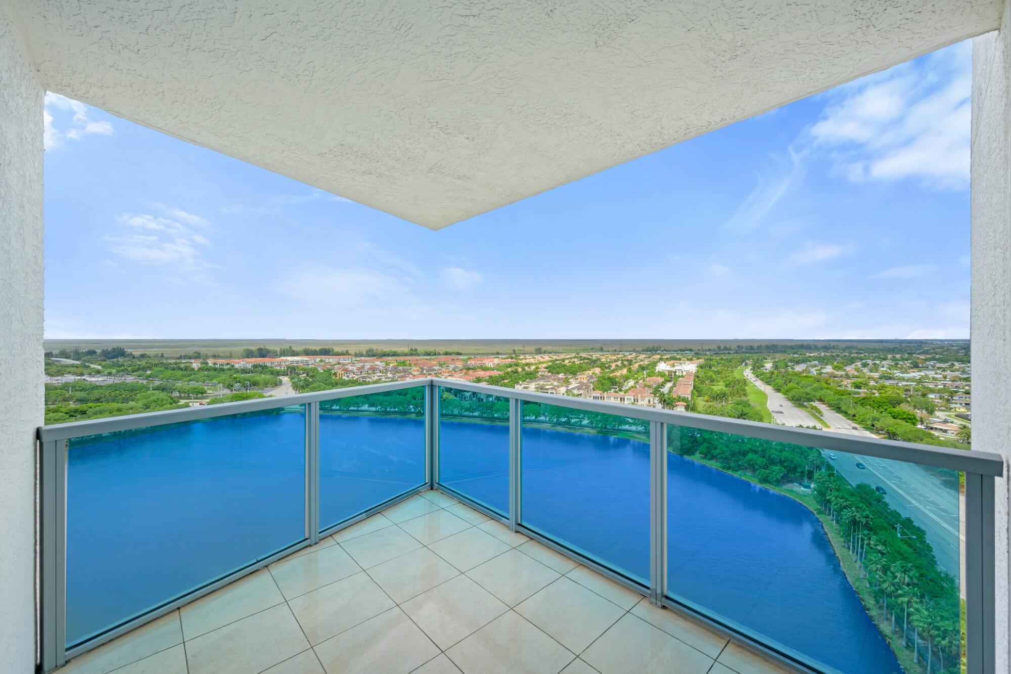 2641 N Flamingo #2108 N, Plantation FL 33323