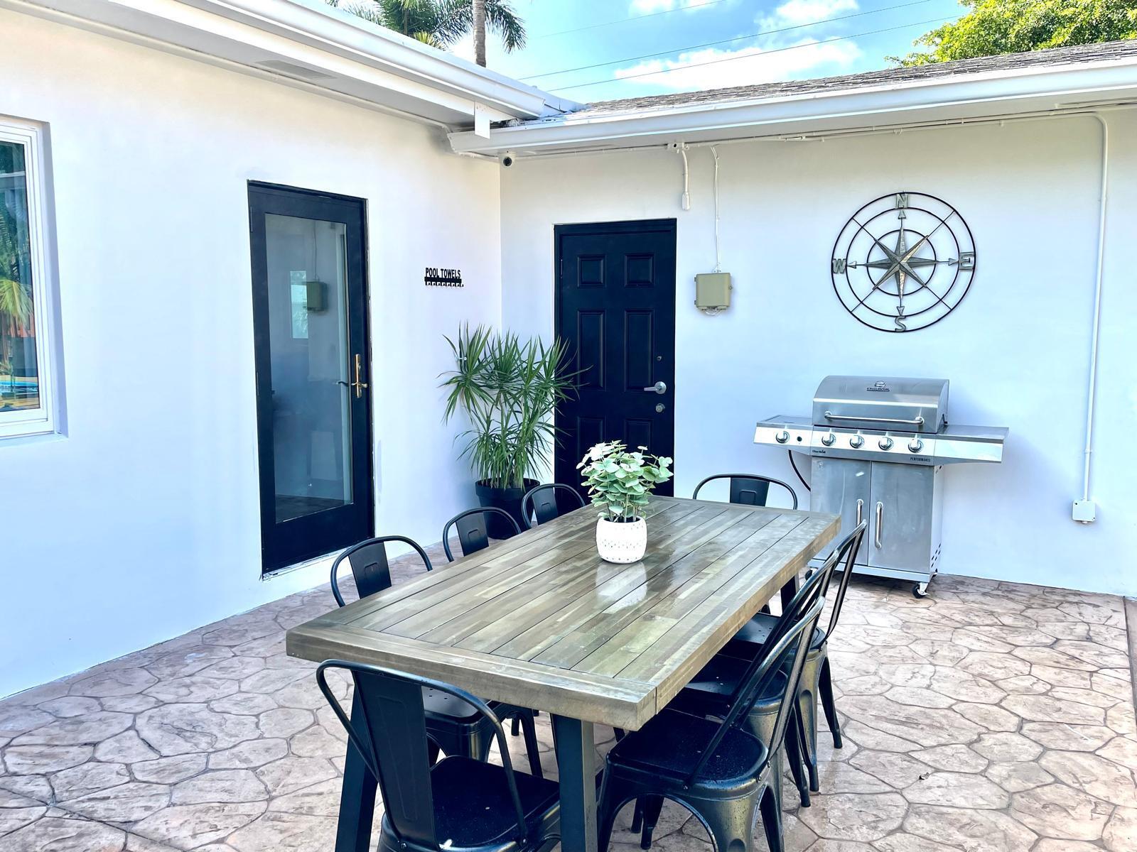 2809 SW 46th, Dania Beach FL 33312