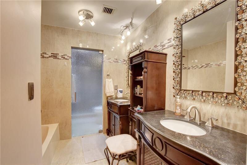7448 La Paz #104, Boca Raton FL 33433
