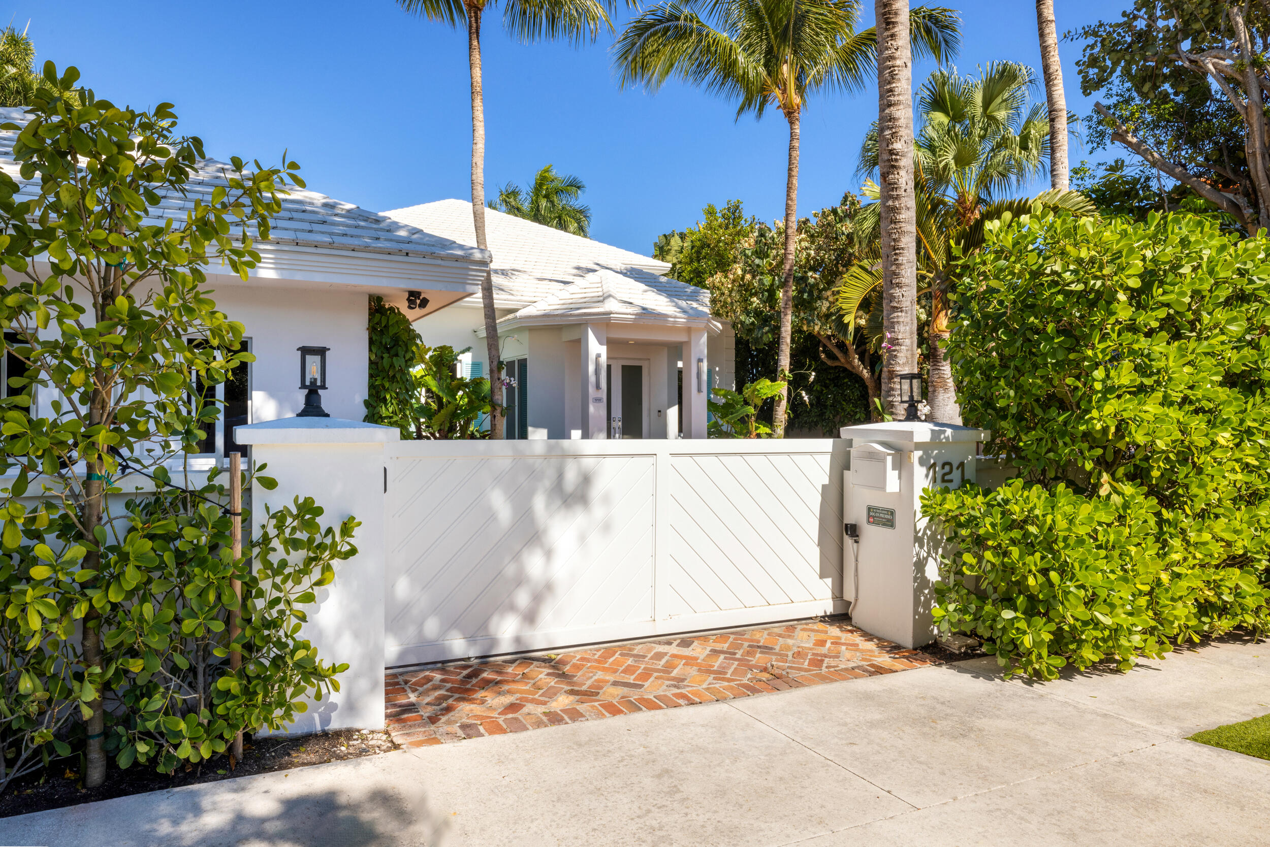 121 Seville, West Palm Beach FL 33405