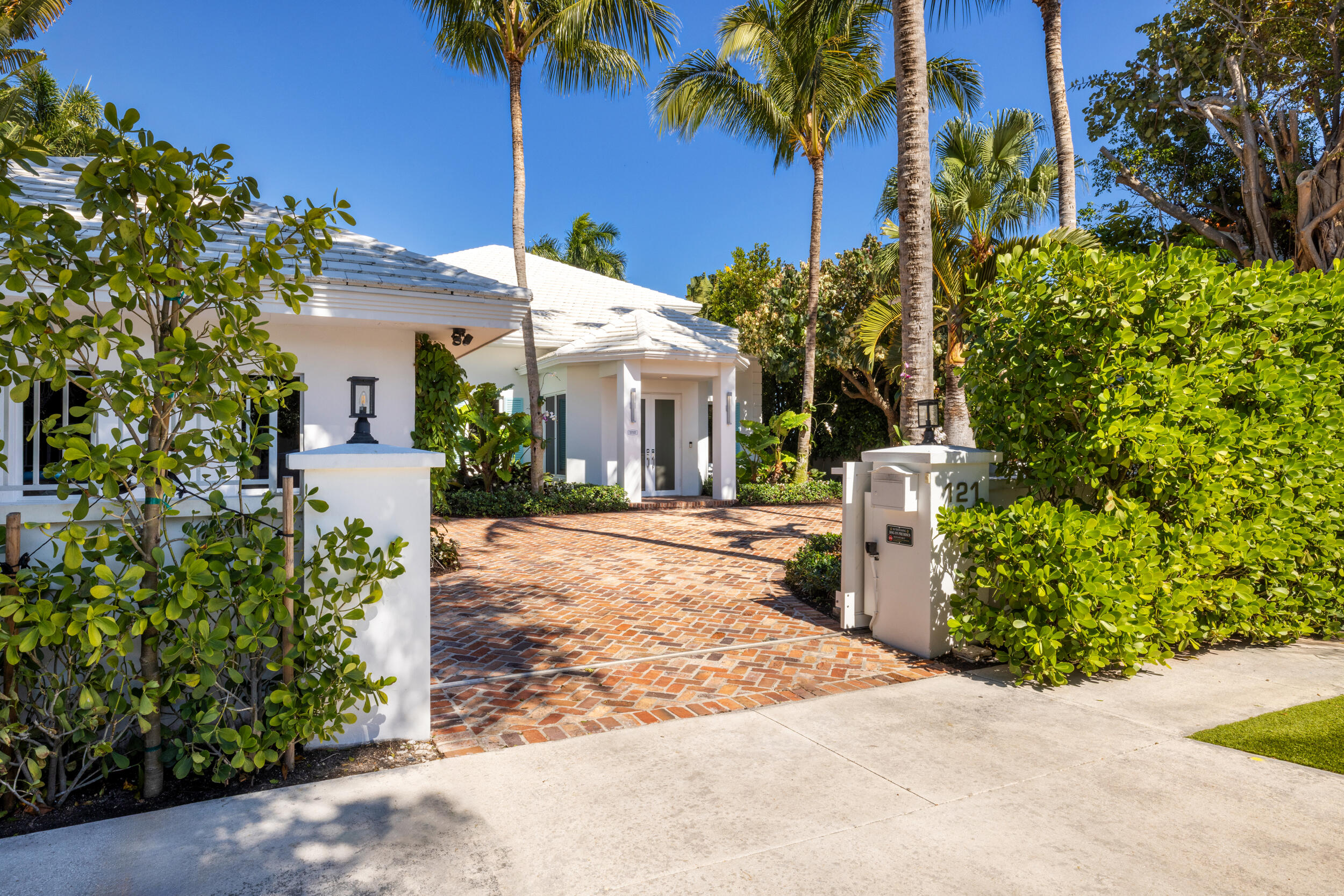 121 Seville, West Palm Beach FL 33405