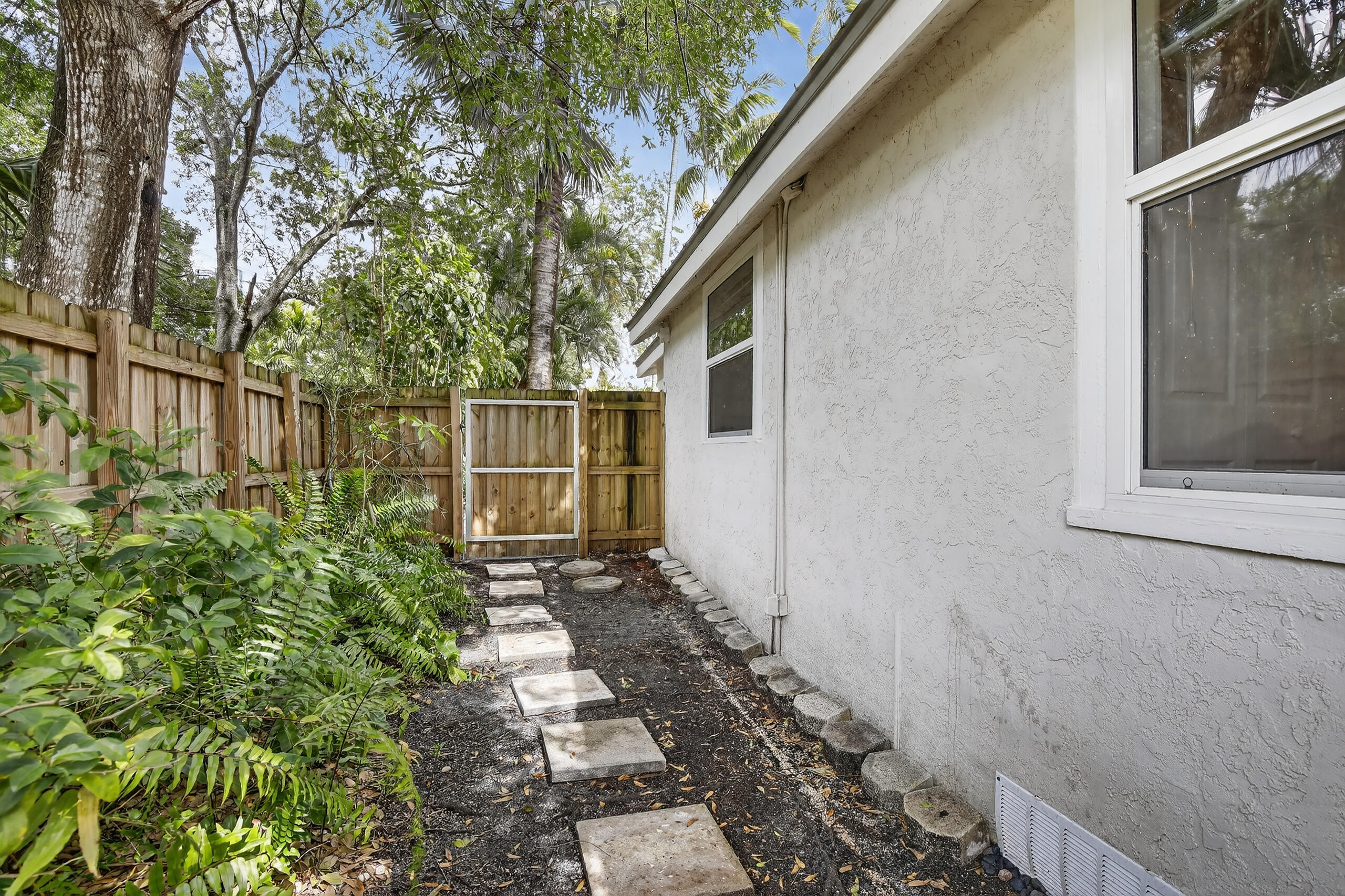 605 SW 6th, Fort Lauderdale FL 33315