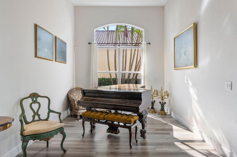 14364 Stroller, Wellington FL 33414