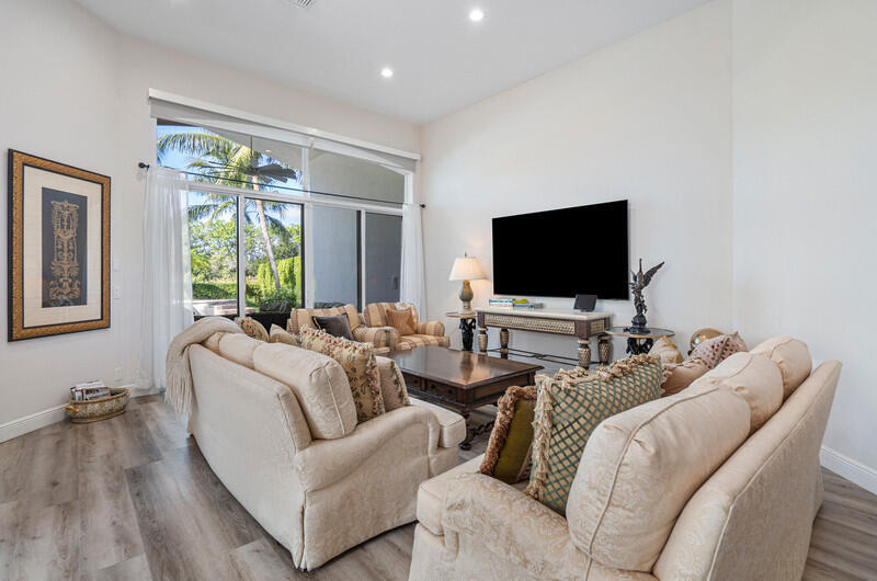 14364 Stroller, Wellington FL 33414