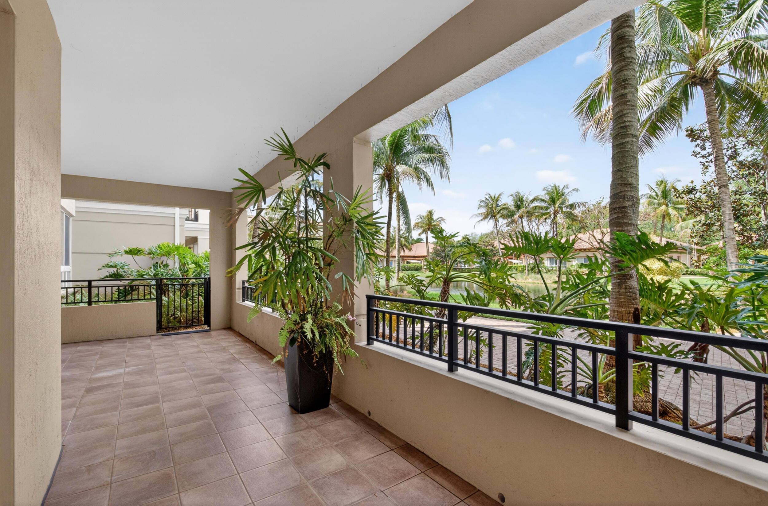 16135 Emerald Estates #164, Weston FL 33331