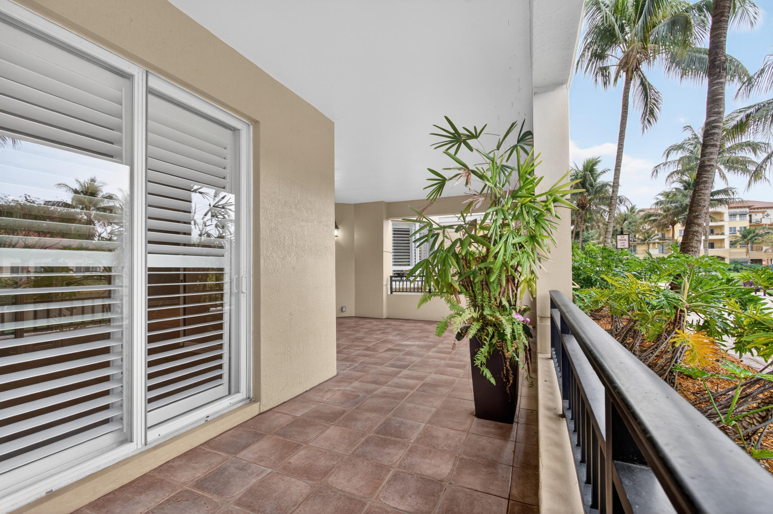 16135 Emerald Estates #164, Weston FL 33331