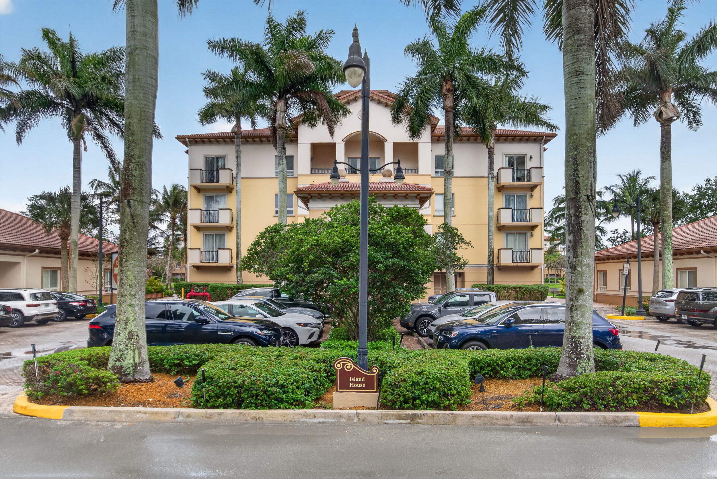 16135 Emerald Estates #164, Weston FL 33331