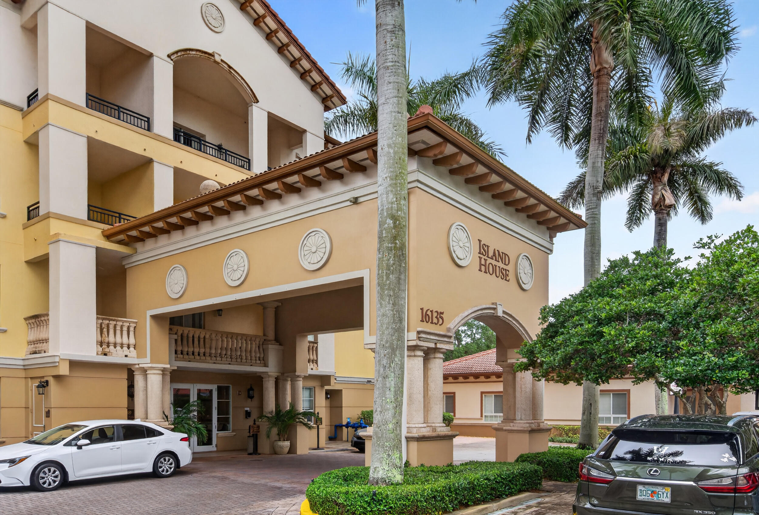 16135 Emerald Estates #164, Weston FL 33331