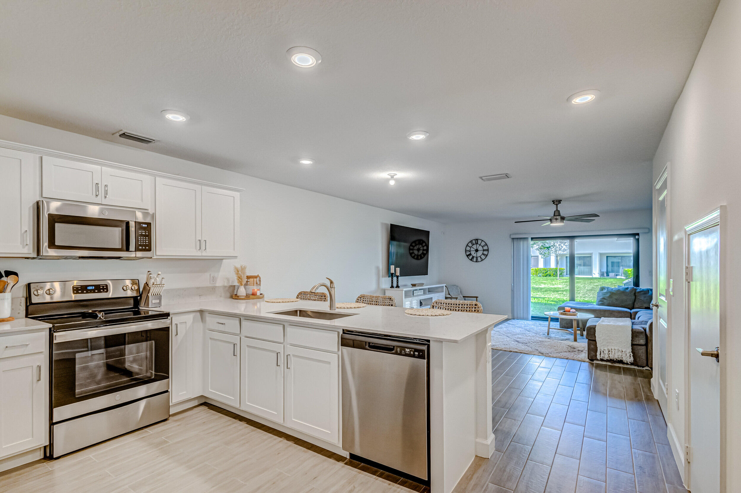 5007 Woods Edge, Riviera Beach FL 33410