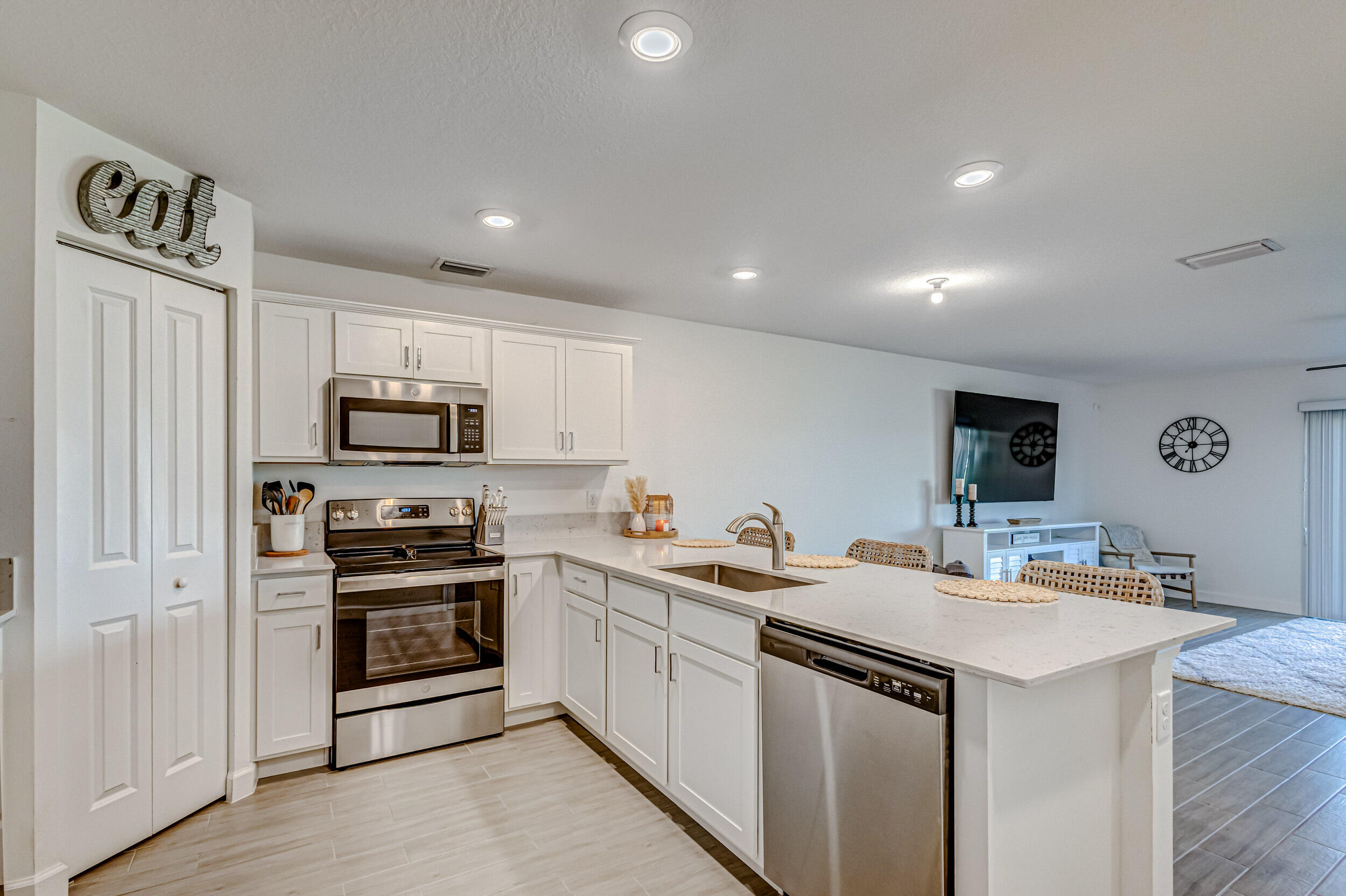 5007 Woods Edge, Riviera Beach FL 33410