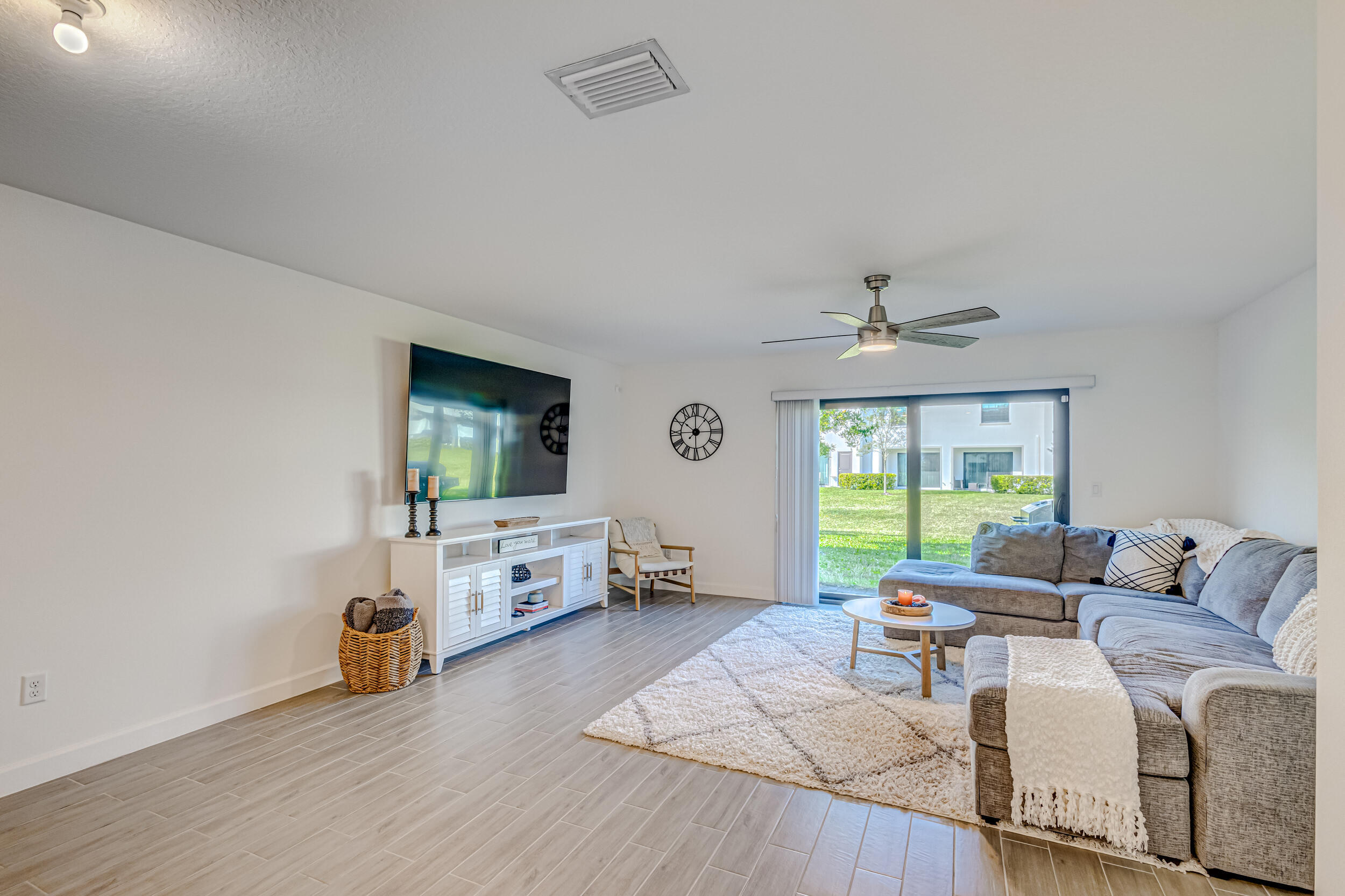 5007 Woods Edge, Riviera Beach FL 33410