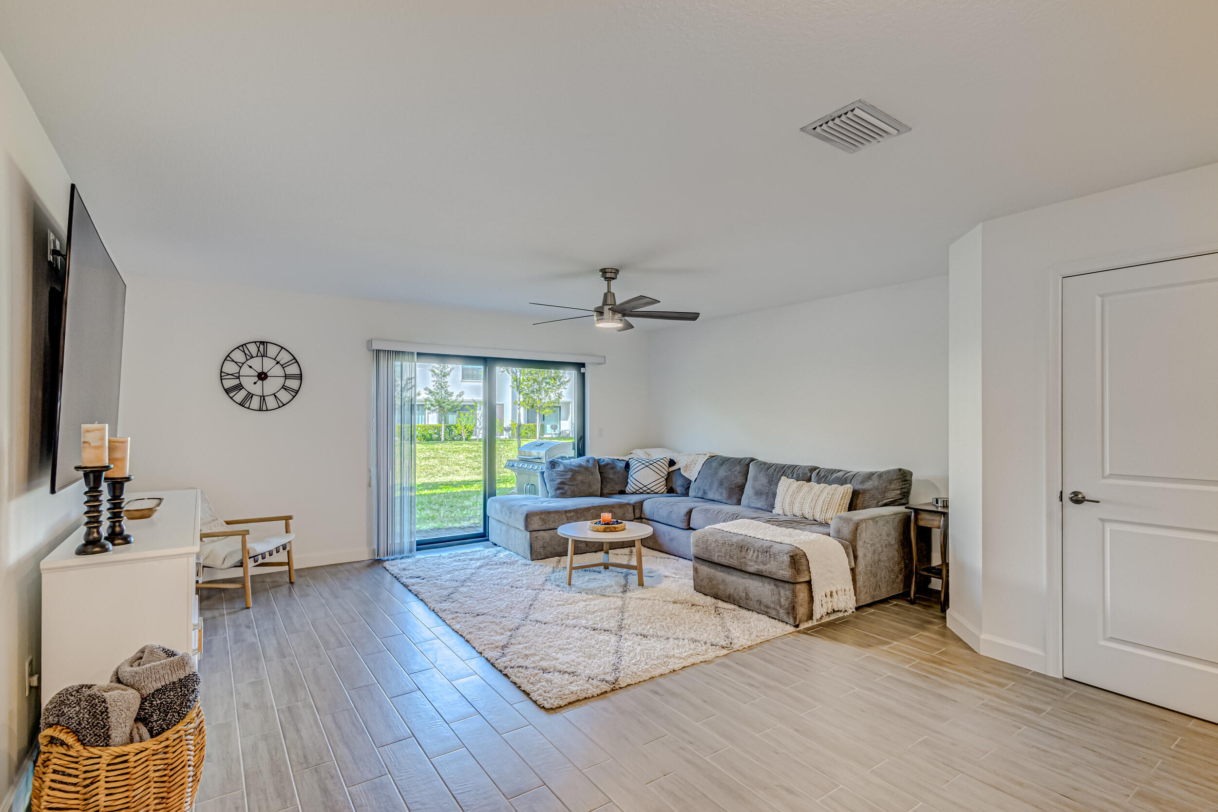 5007 Woods Edge, Riviera Beach FL 33410