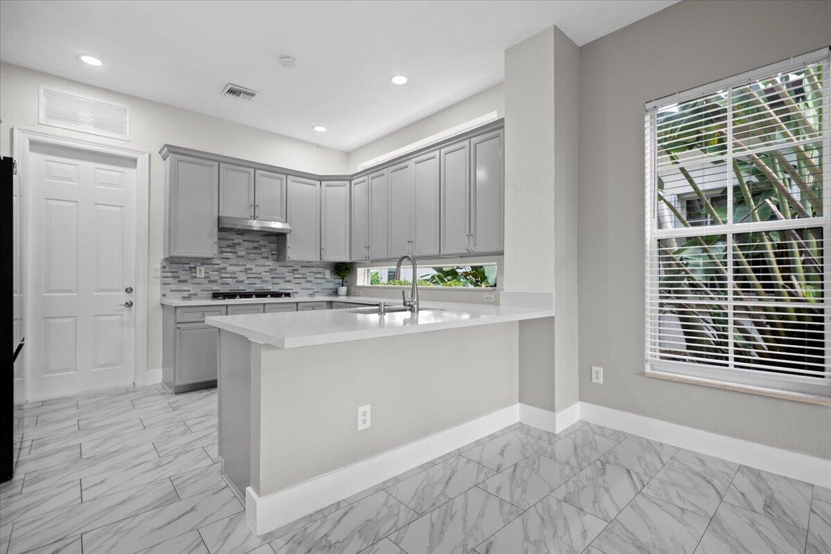 2020 Graden, Palm Beach Gardens FL 33410