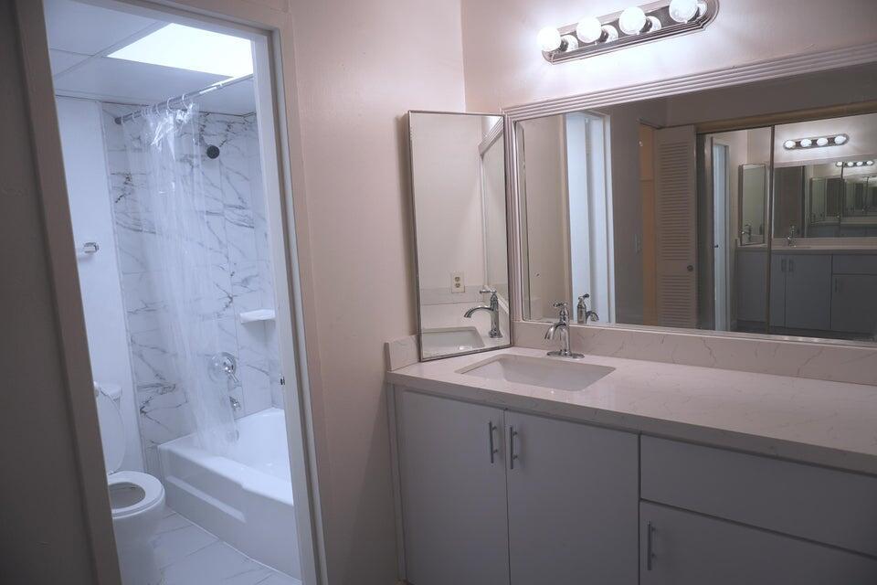 1250 NE 125th #216d, North Miami FL 33161