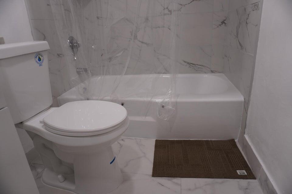 1250 NE 125th #216d, North Miami FL 33161