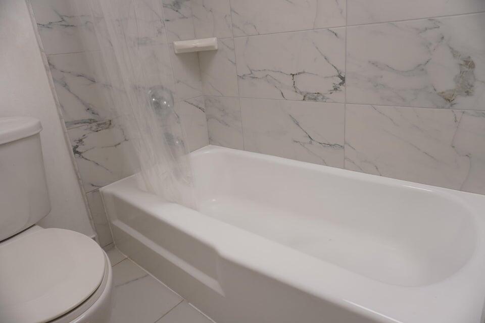 1250 NE 125th #216d, North Miami FL 33161
