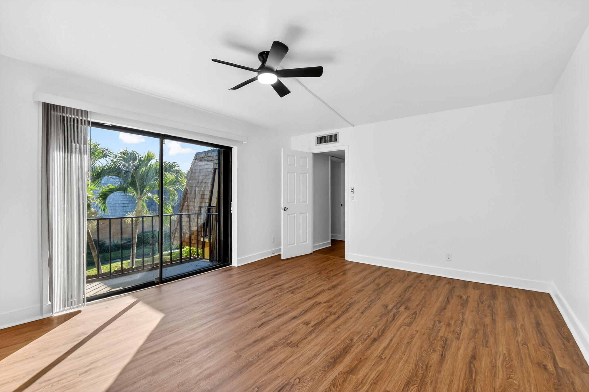 198 Lake Arbor, Palm Springs FL 33461