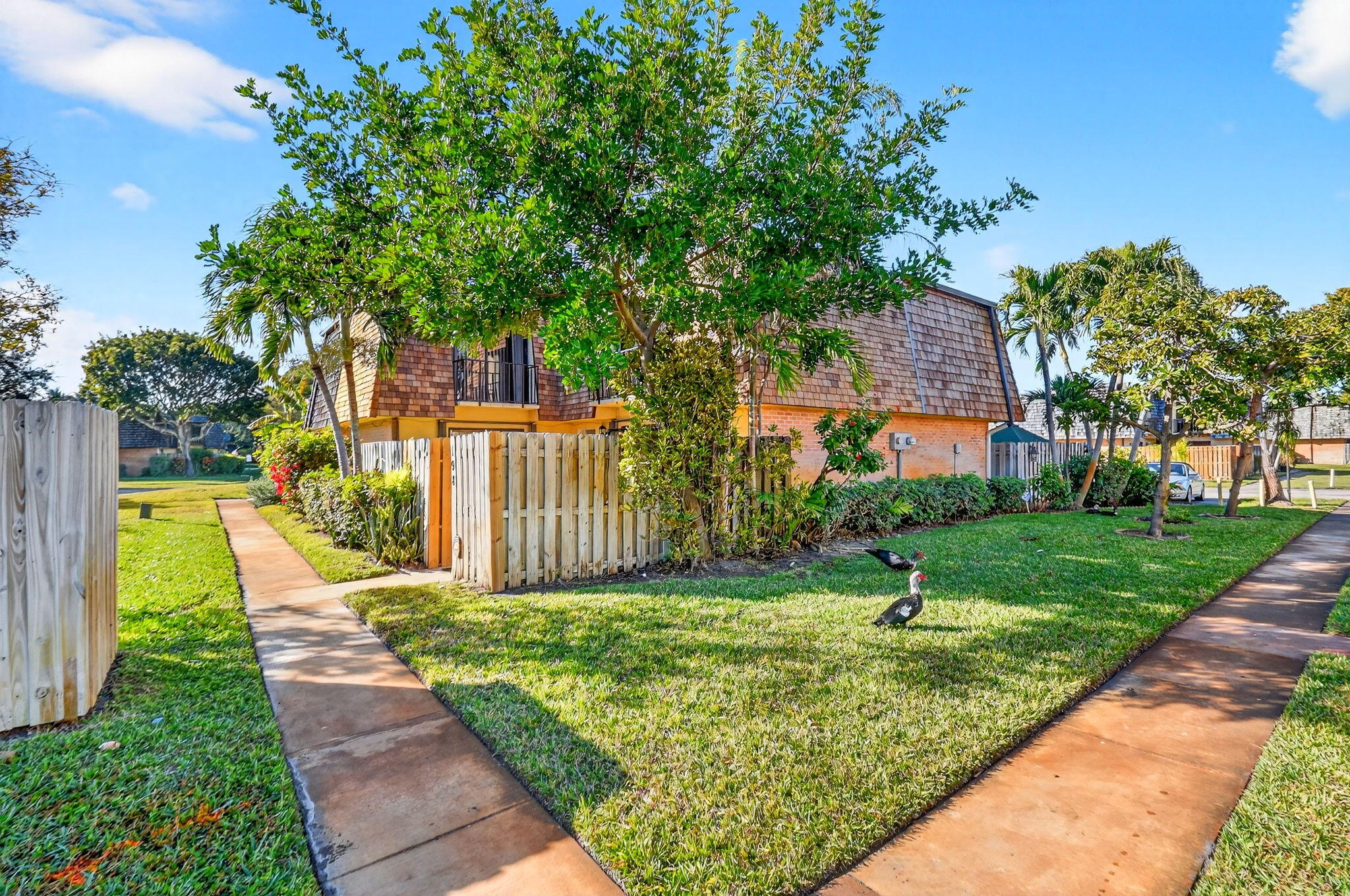 198 Lake Arbor, Palm Springs FL 33461