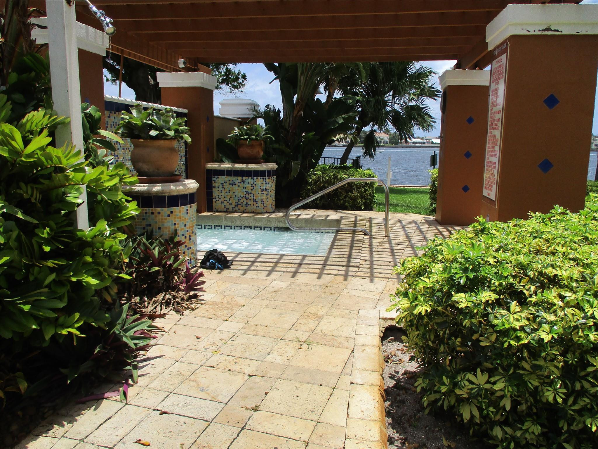 123 Yacht Club #206, Hypoluxo FL 33462