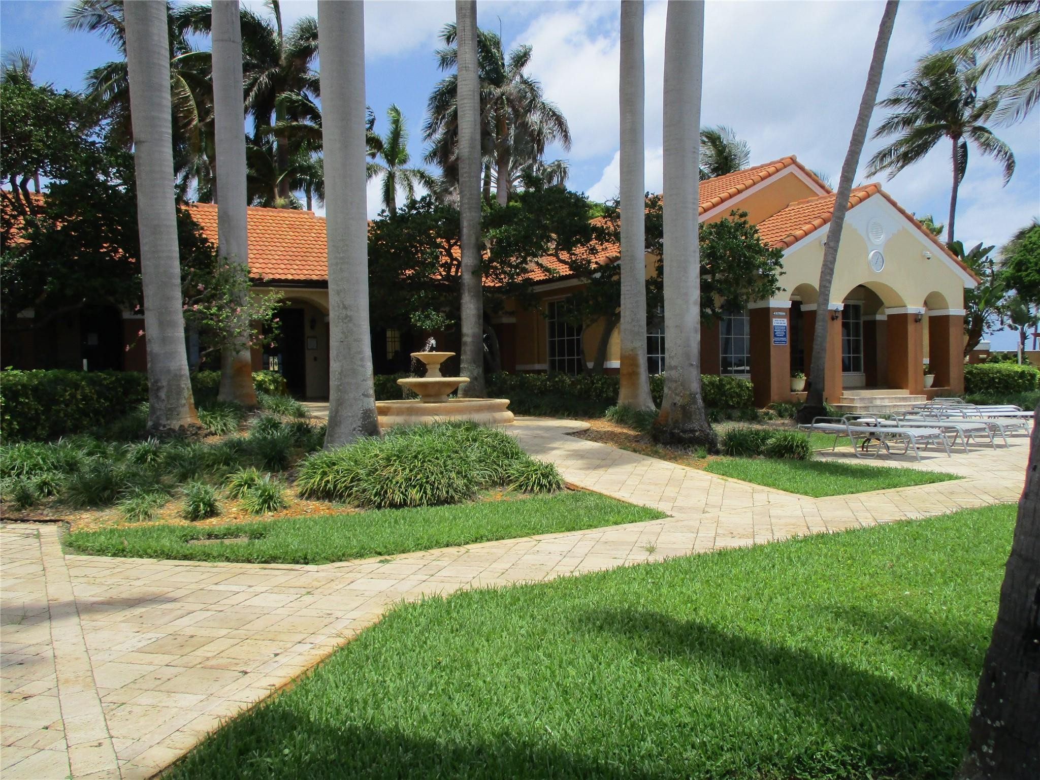 123 Yacht Club #206, Hypoluxo FL 33462