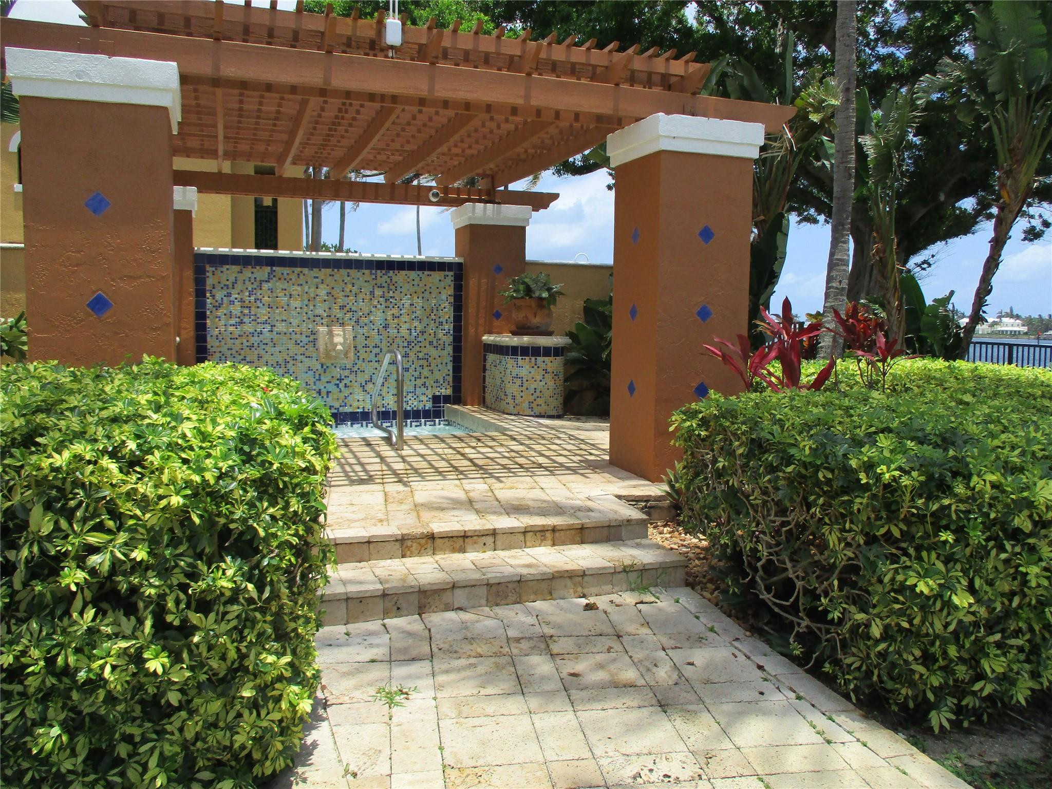 123 Yacht Club #206, Hypoluxo FL 33462
