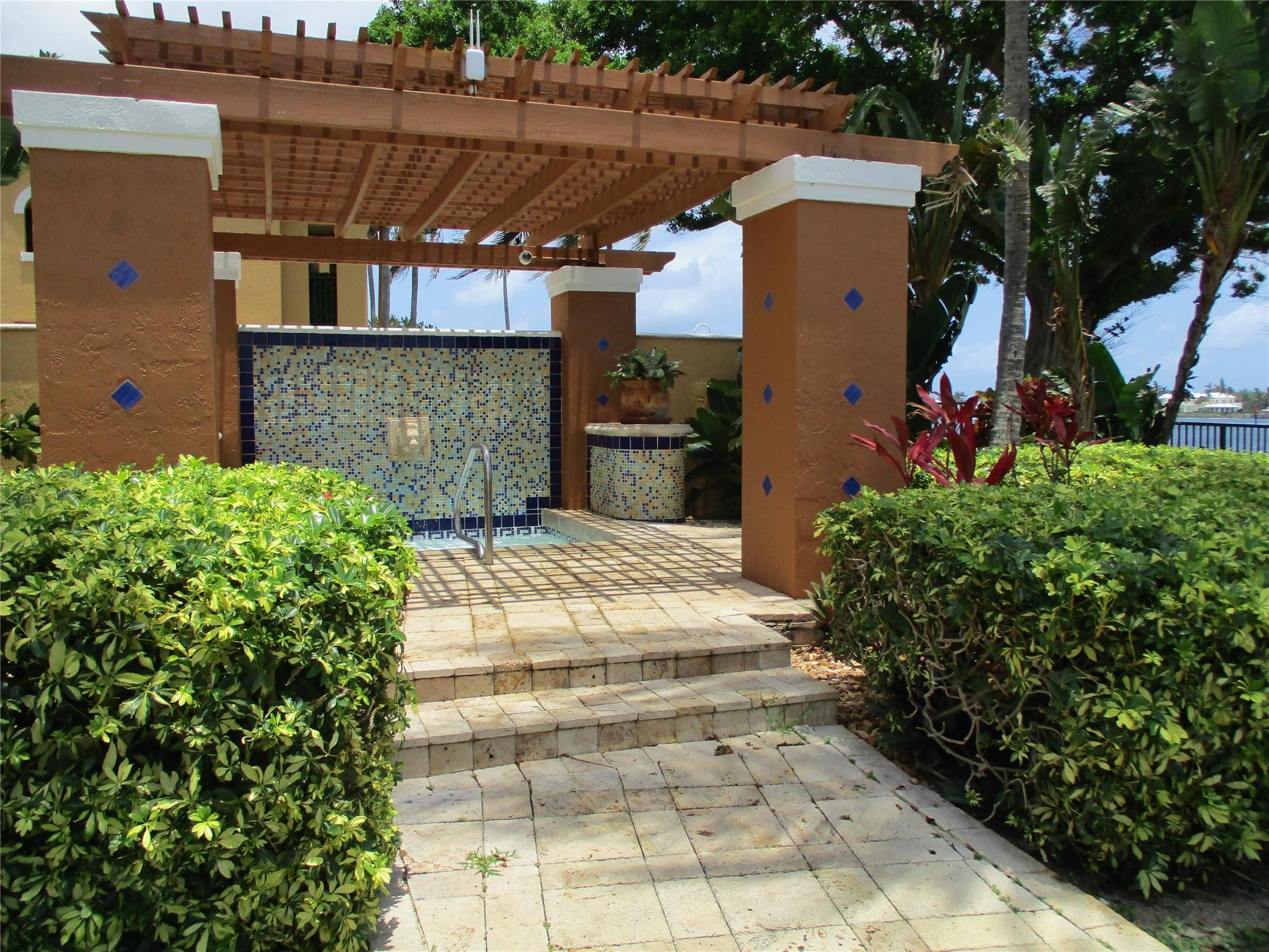 123 Yacht Club #206, Hypoluxo FL 33462