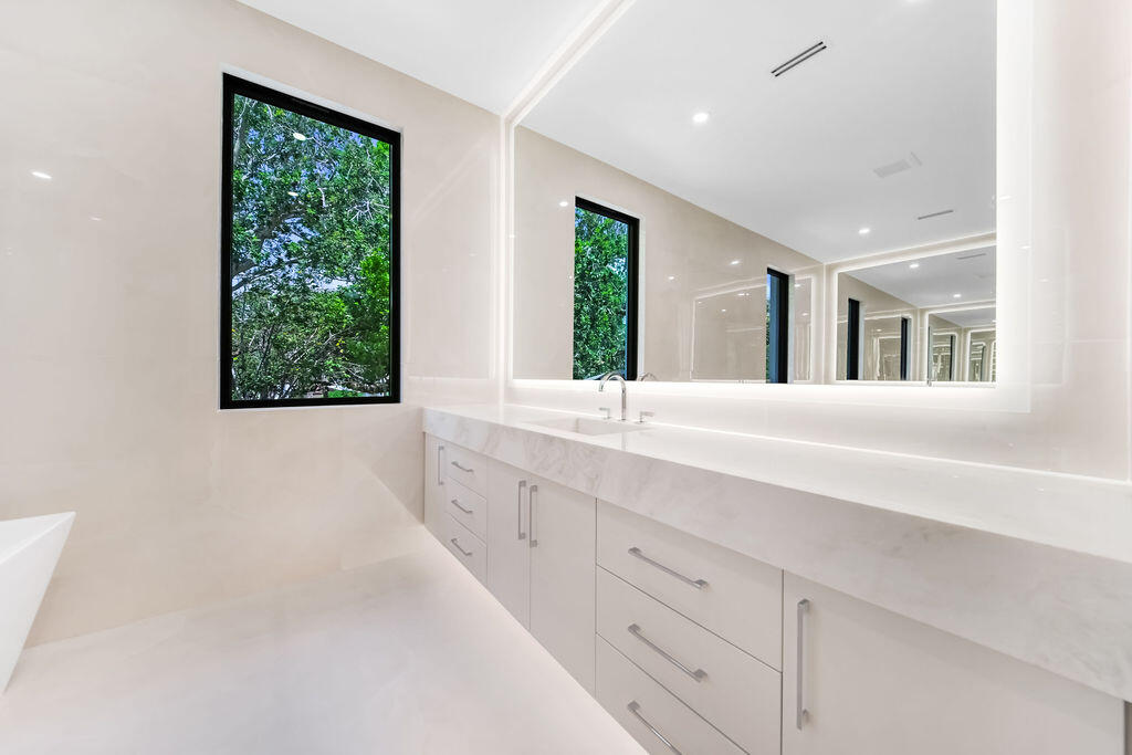 1550 Ponce De Leon, Fort Lauderdale FL 33316