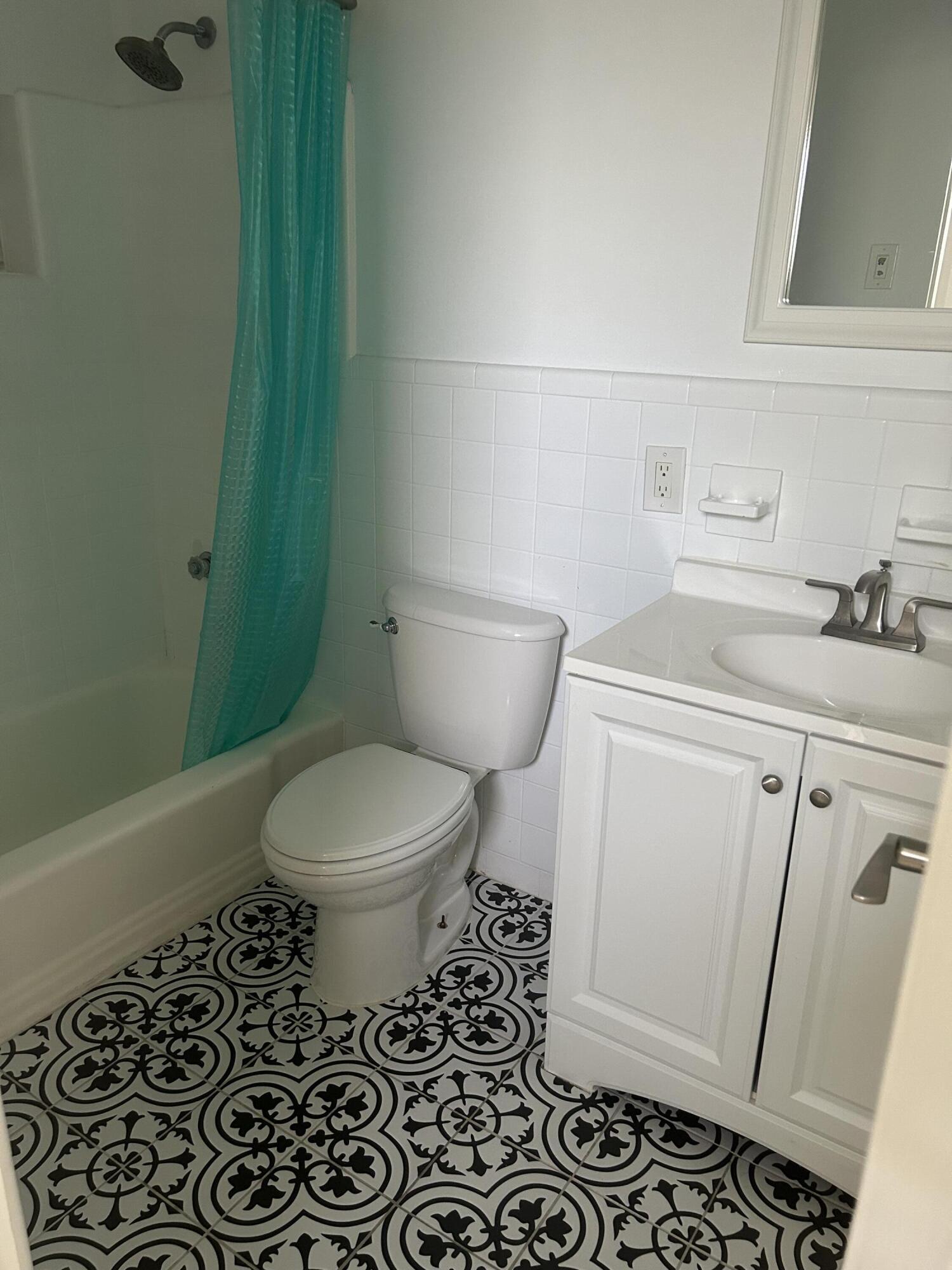 704 NE 20th, Fort Lauderdale FL 33304