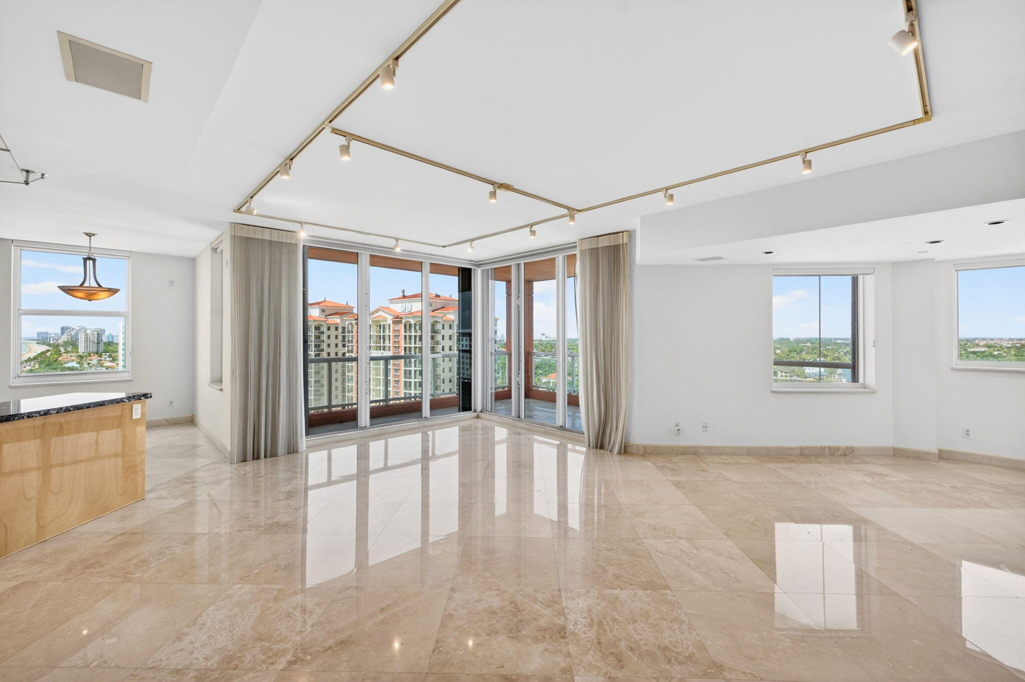 2100 N Ocean #16e, Fort Lauderdale FL 33305