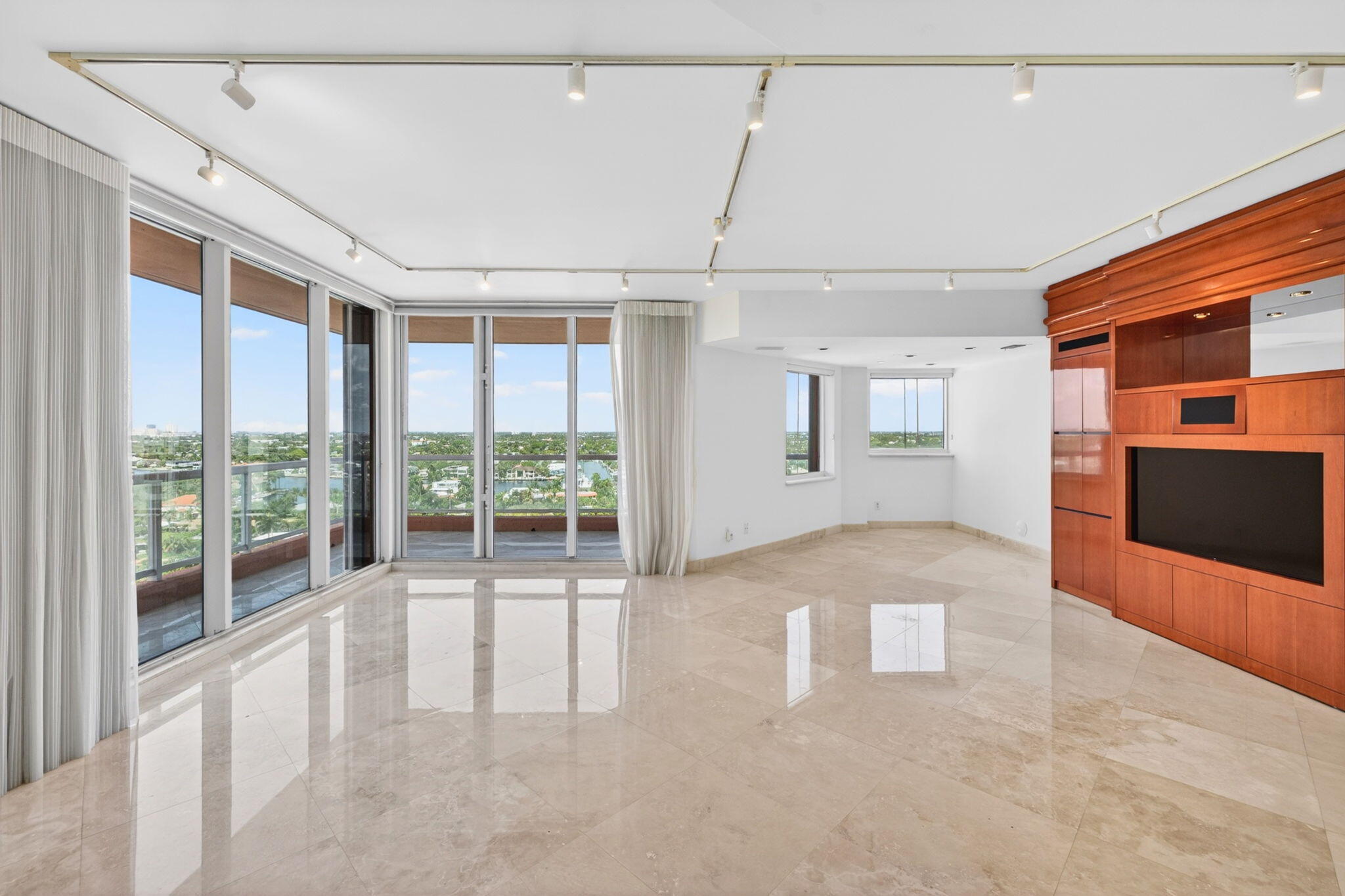 2100 N Ocean #16e, Fort Lauderdale FL 33305
